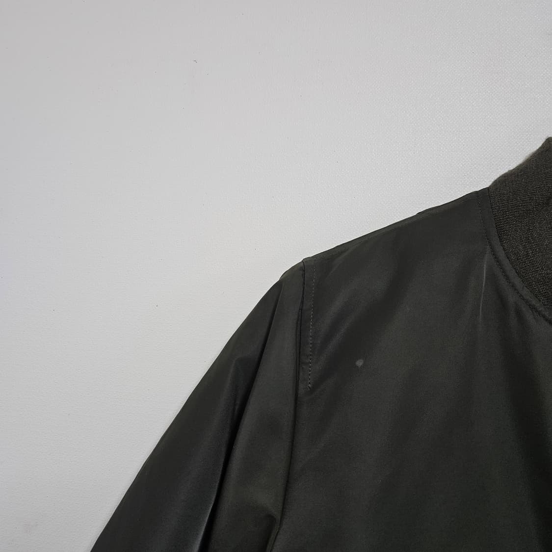 M 100 칼하트 WIP MA-1 봄버자켓 (지퍼x) 상품이미지5