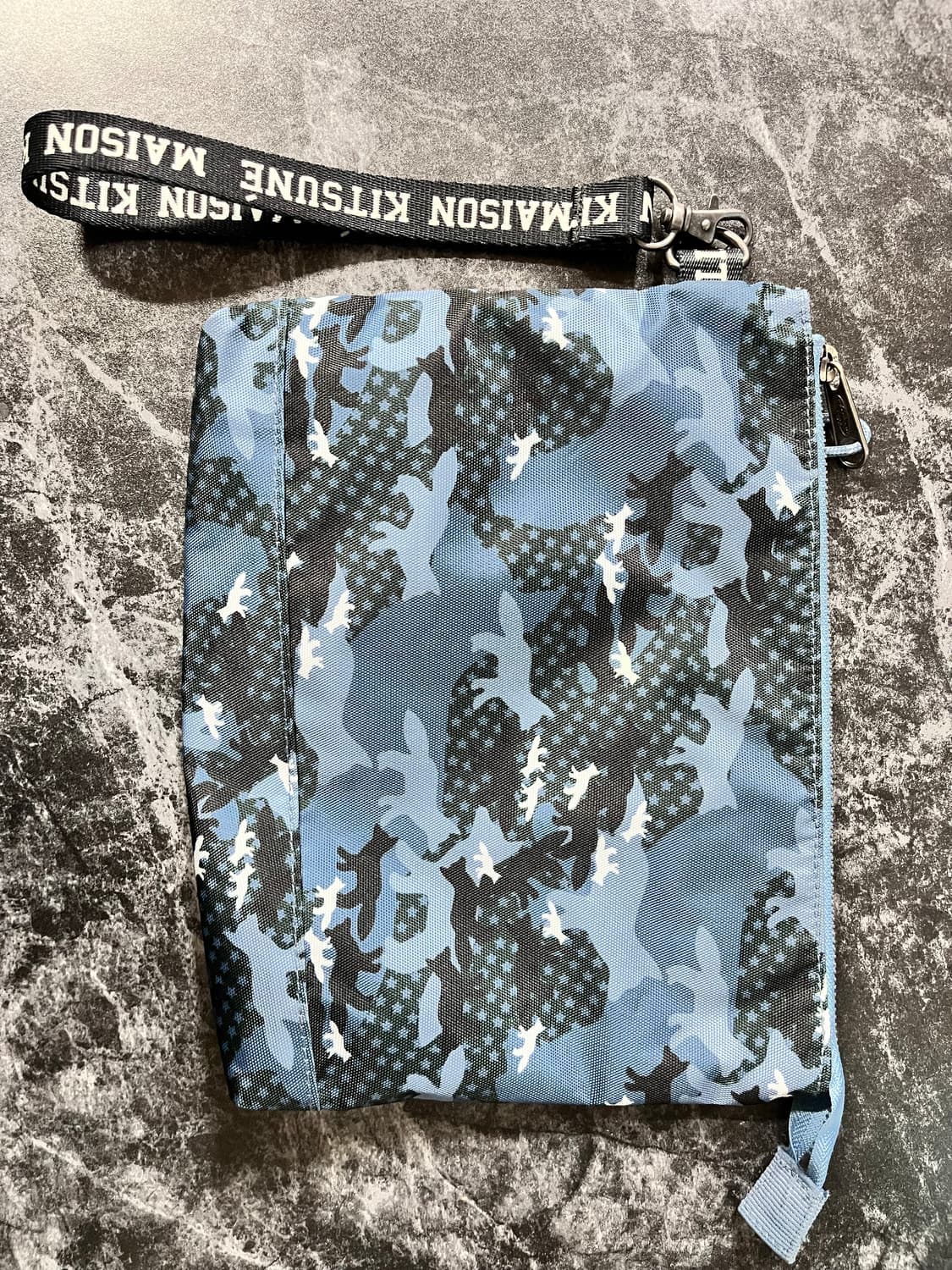 EASTPAK 메종키츠네 콜라보 클러치백 상품이미지2