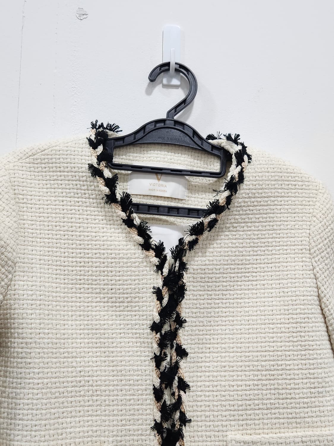 [F] 빅토리아 트위드 노카라 자켓 아이보리 블랙 배색 상품이미지3