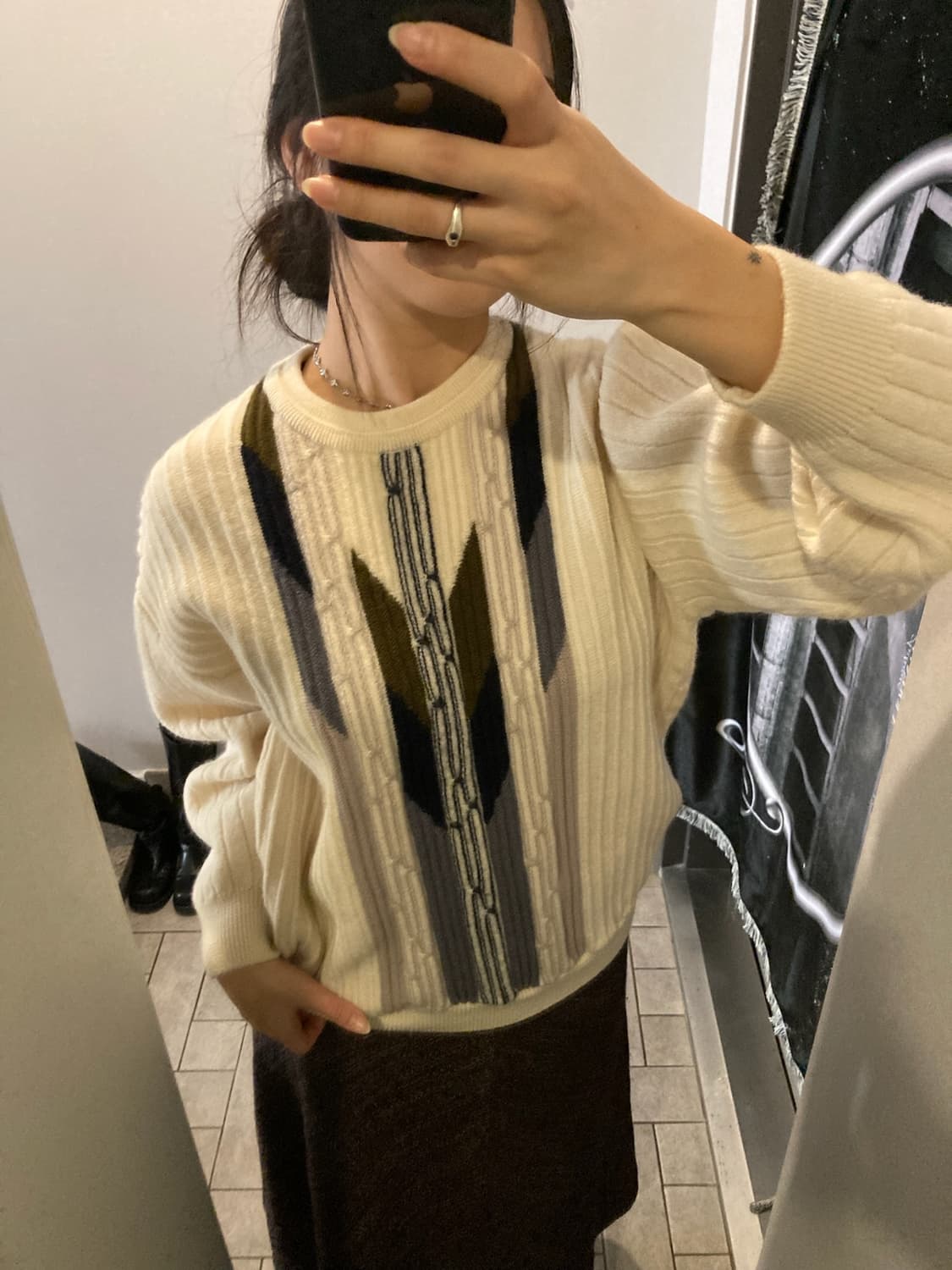 아이보리 포인트 긴팔 니트 상품이미지1