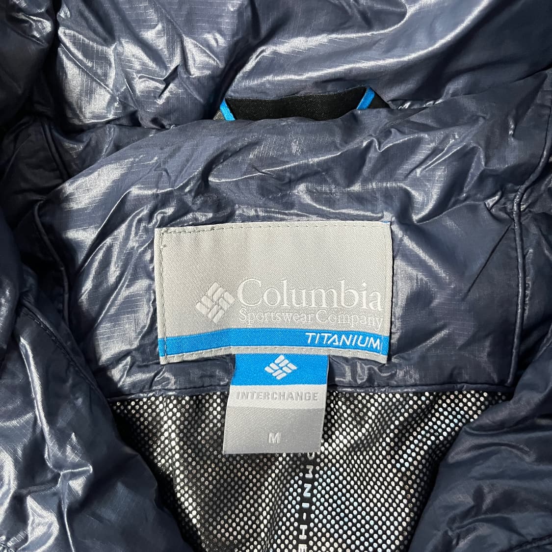 컬럼비아 경량패딩 상품이미지3