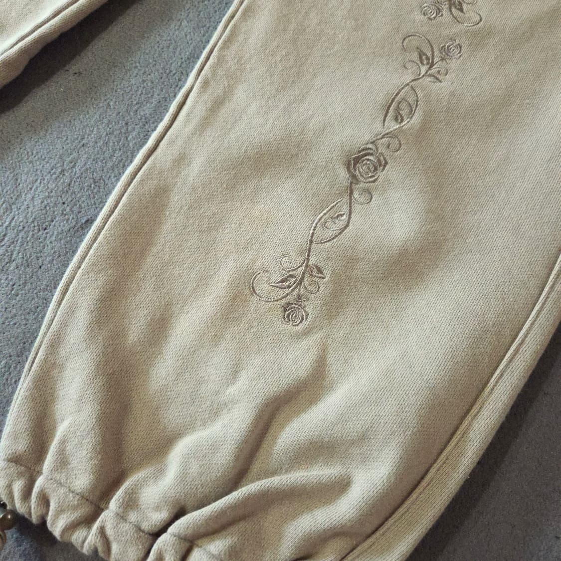 setupexe 셋업엑스이 로즈바인스 스웻 조거 팬츠 베이지 상품이미지9