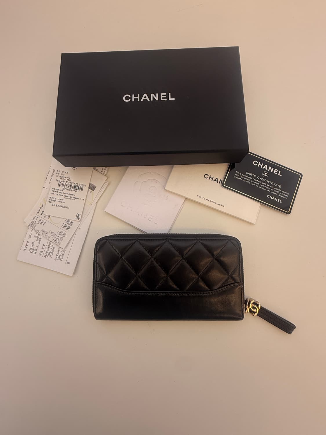샤넬(CHANEL)가브리엘 집업  지갑 정품. 새상품급 상품이미지1