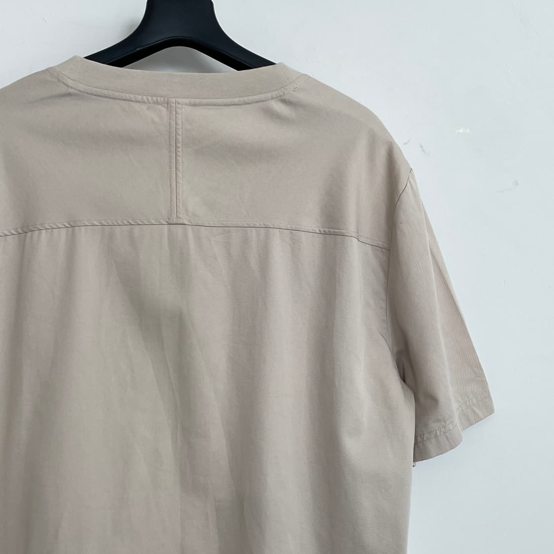코스 베이지 포켓 반팔 티셔츠 상품이미지5