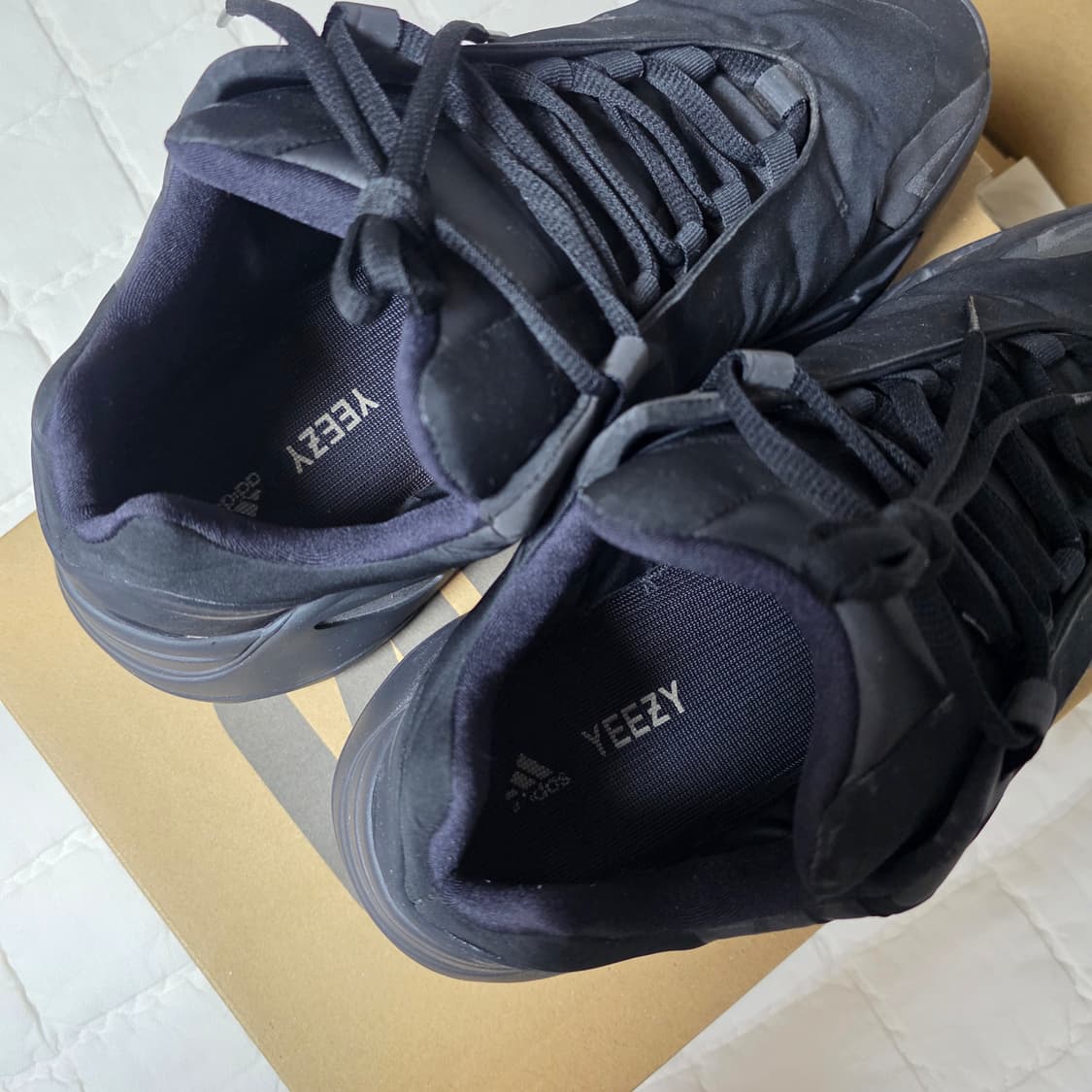 (중고) 아디다스 이지 부스트 700 MNVN 트리플 블랙 275사이즈 상품이미지5