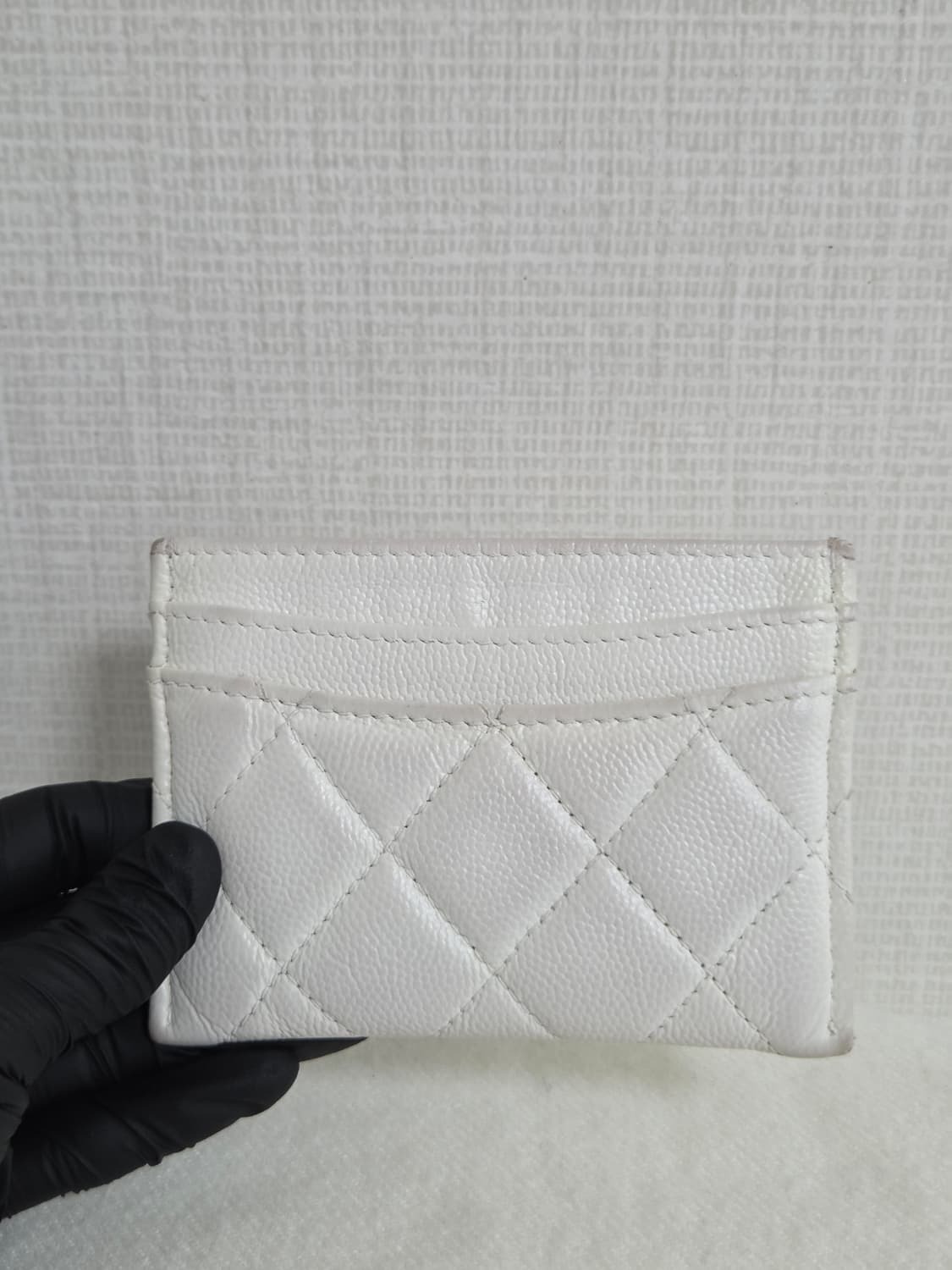 샤넬 클래식 캐비어 카드지갑 화이트 금장 상품이미지4