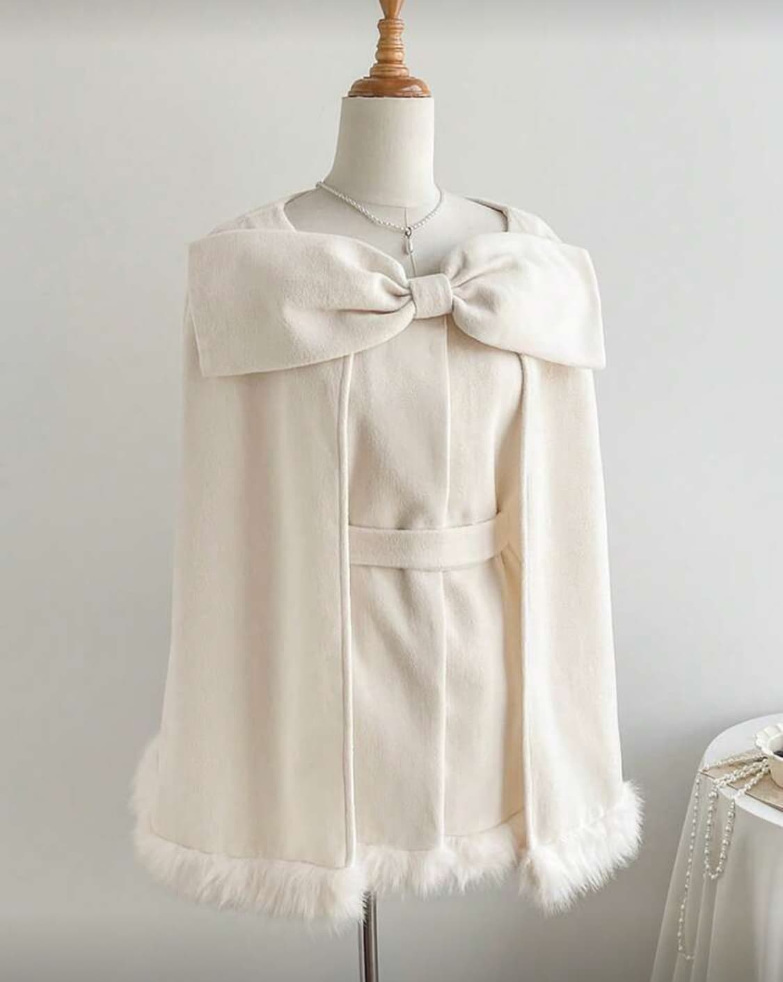 갸루 지뢰계 리본 케이프 코트 아이보리 퍼 새상품 상품이미지1