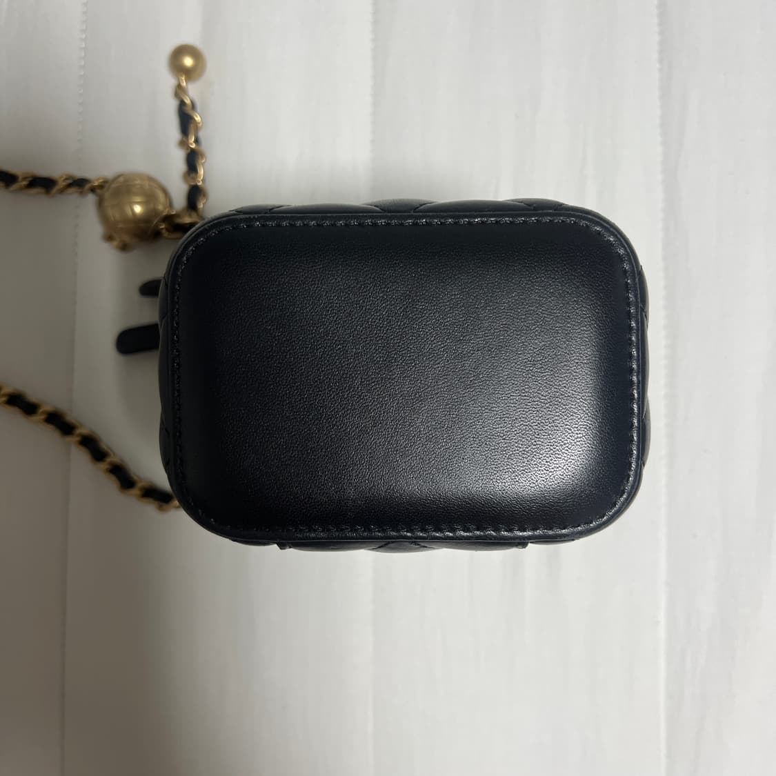 샤넬 정사각 골드볼 베니티 31번대 램스킨 블랙 상품이미지8