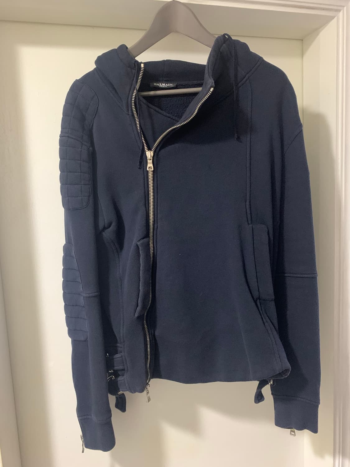 발망 / 사선 바이커 후드 집업 자켓 / S (95~100) 상품이미지1