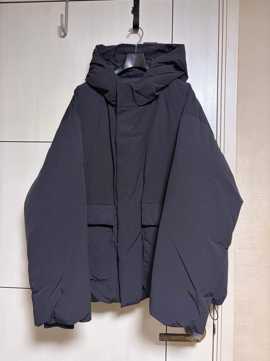 어나더오피스 2nd 구스다운 패딩 블랙 2사이즈 판매 상품이미지1