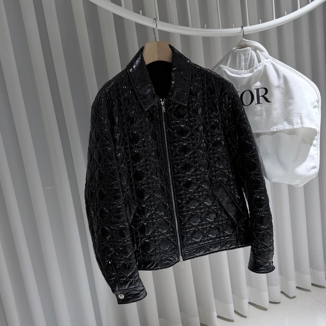 (A+/54) / 디올 까나쥬 경량 패딩 자켓 블랙 상품이미지3