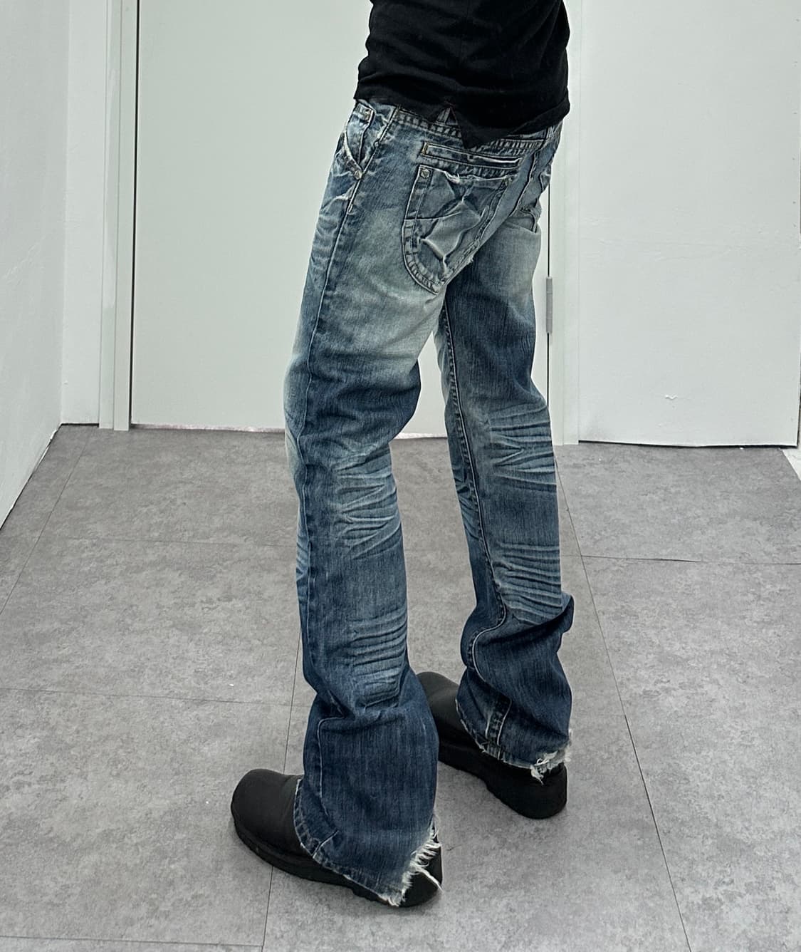 Stud point washing damage jeans  상품이미지1