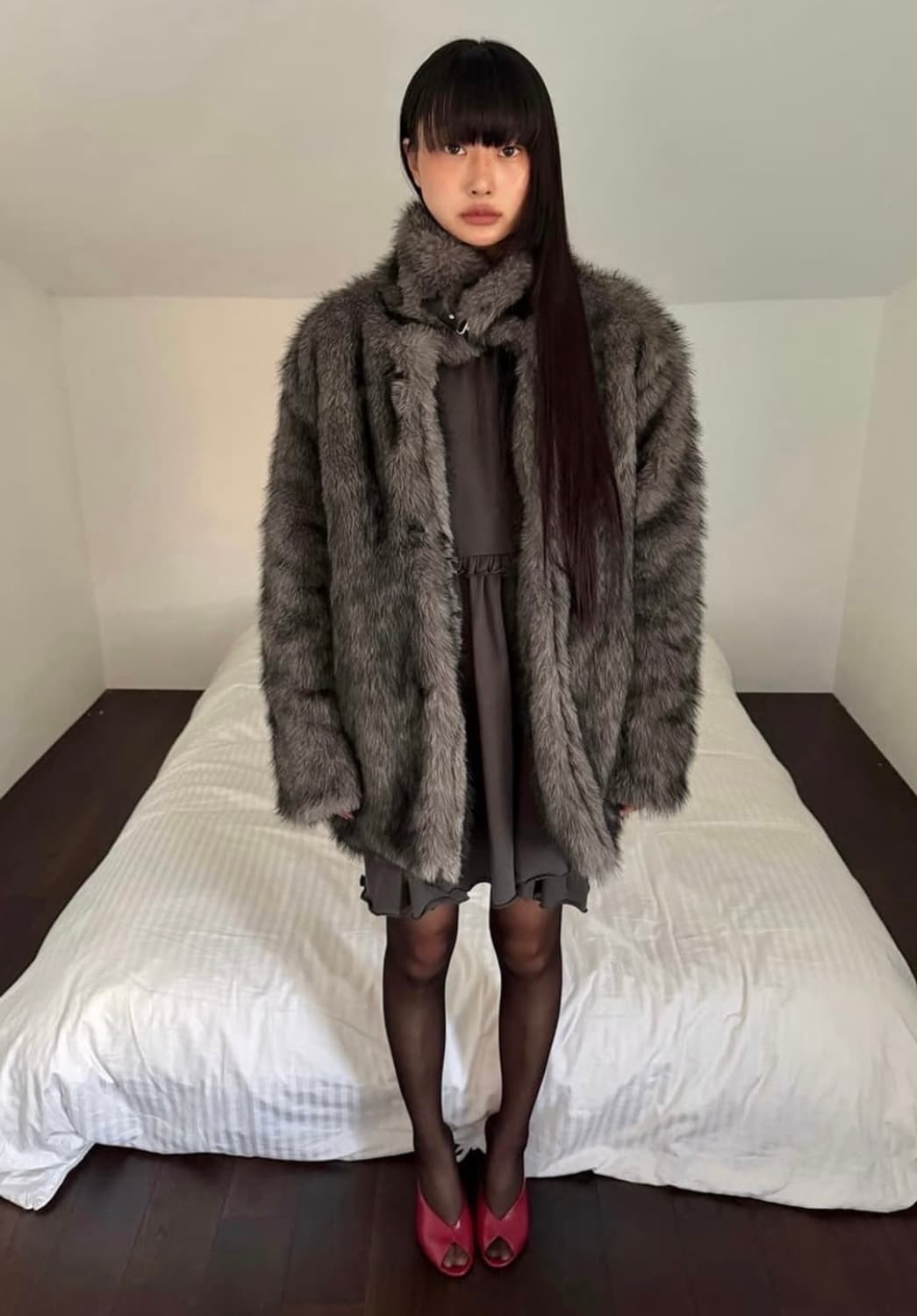 밀로우먼 버클 롱 퍼자켓 차콜 상품이미지6