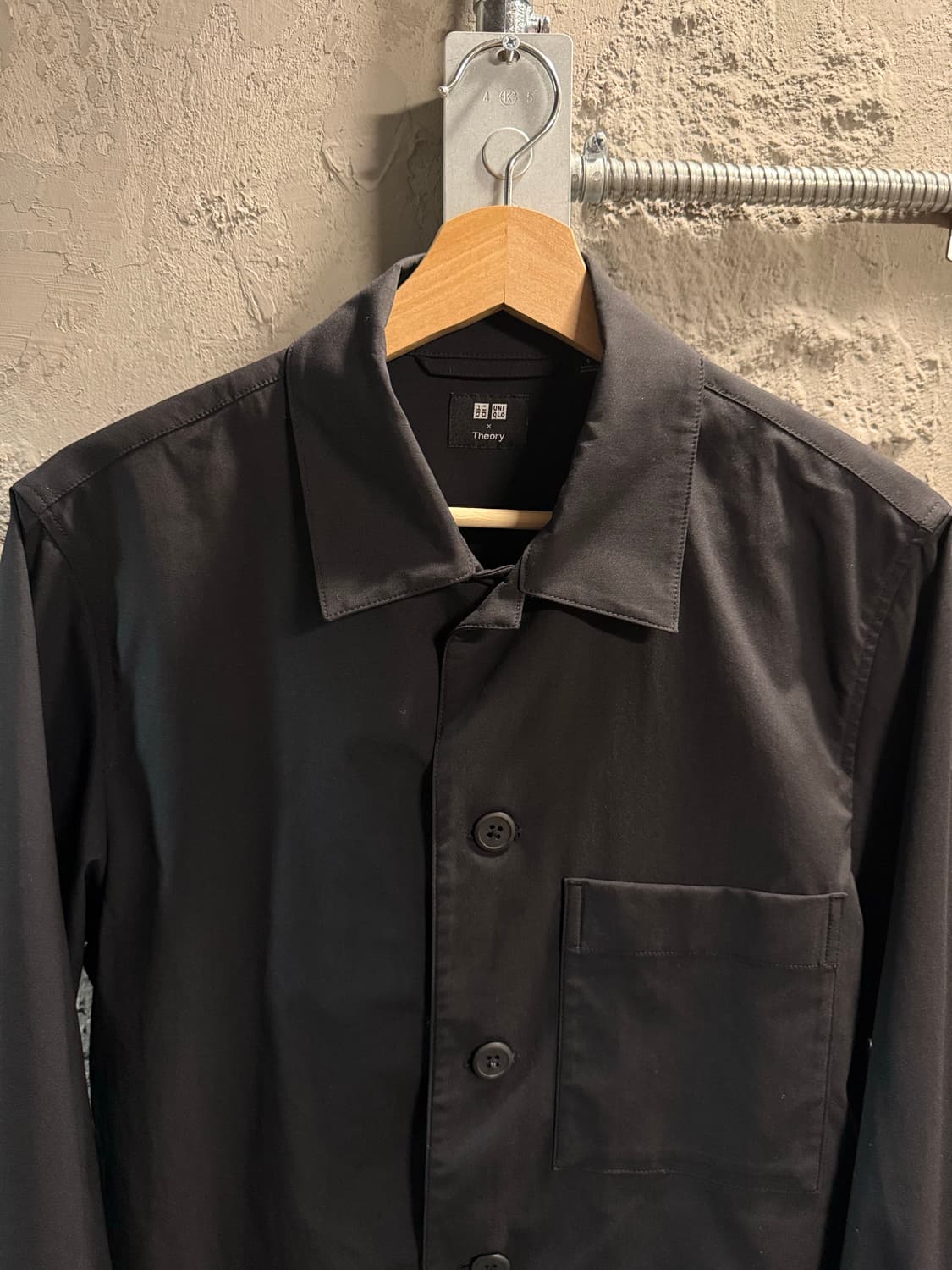 유니클로 x 띠어리 UNIQLO x Theory 셔츠형 자켓 블랙 S 상품이미지4