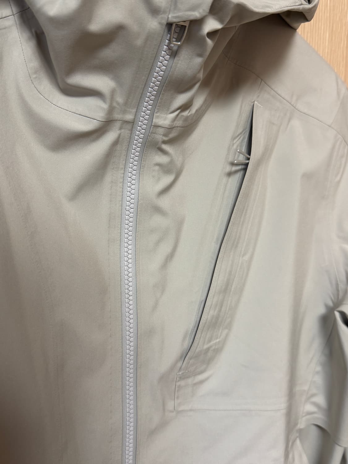 룰루레몬 바람막이 윈드브레이커 베이지 M 상품이미지2