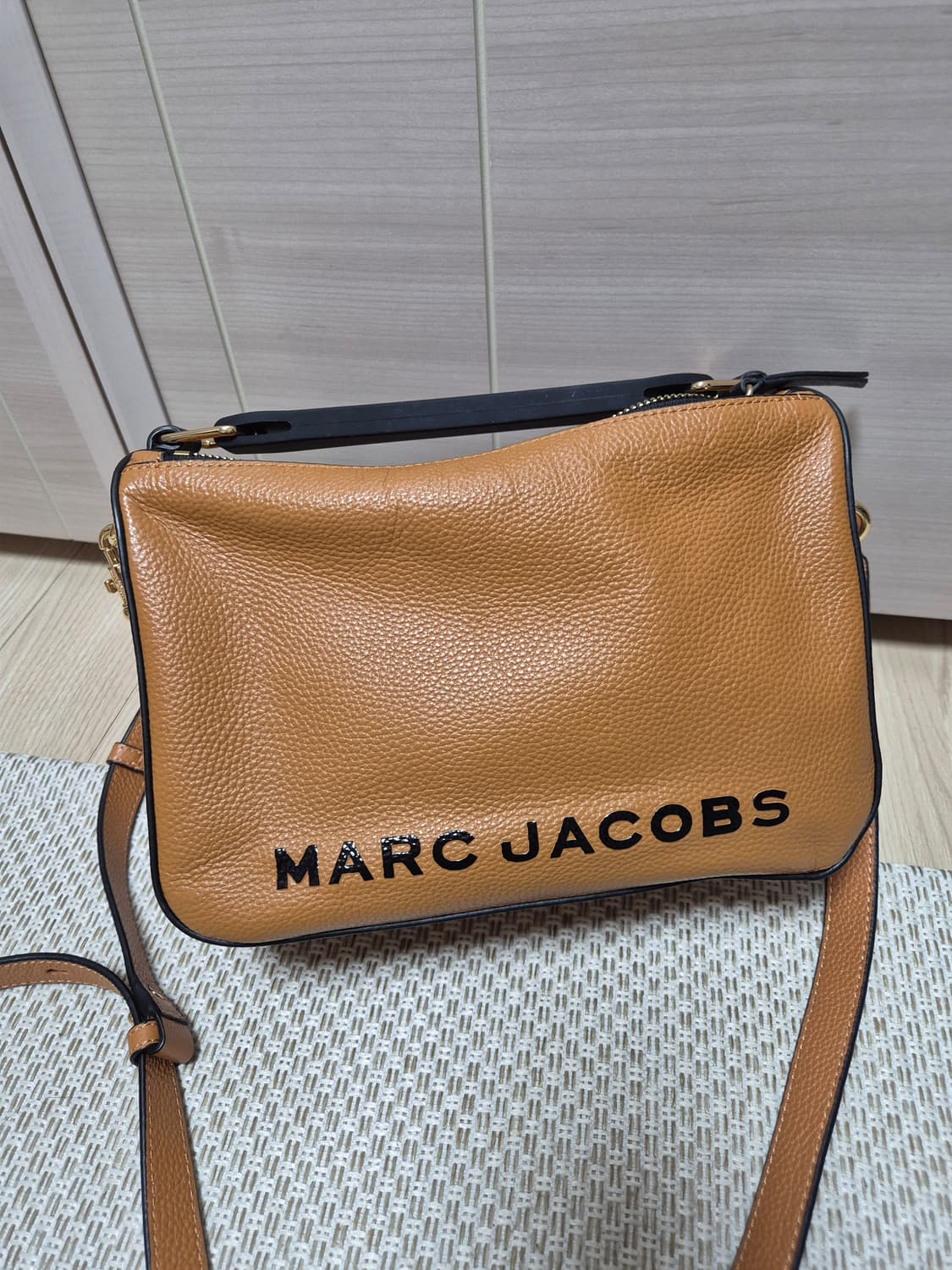 (정품) 마크제이콥스 소프트박스 브라운 레더 토트백 크로스 상품이미지3