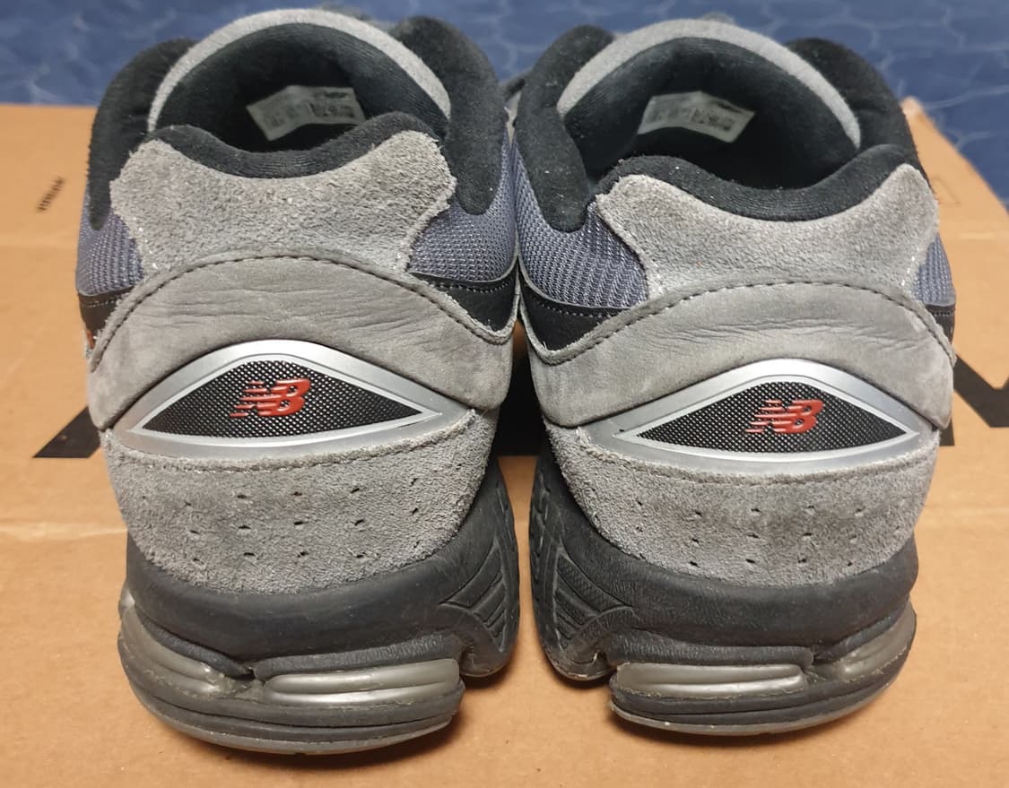뉴발란스 2002R 다크 그레이 스니커즈 (285) 상품이미지4