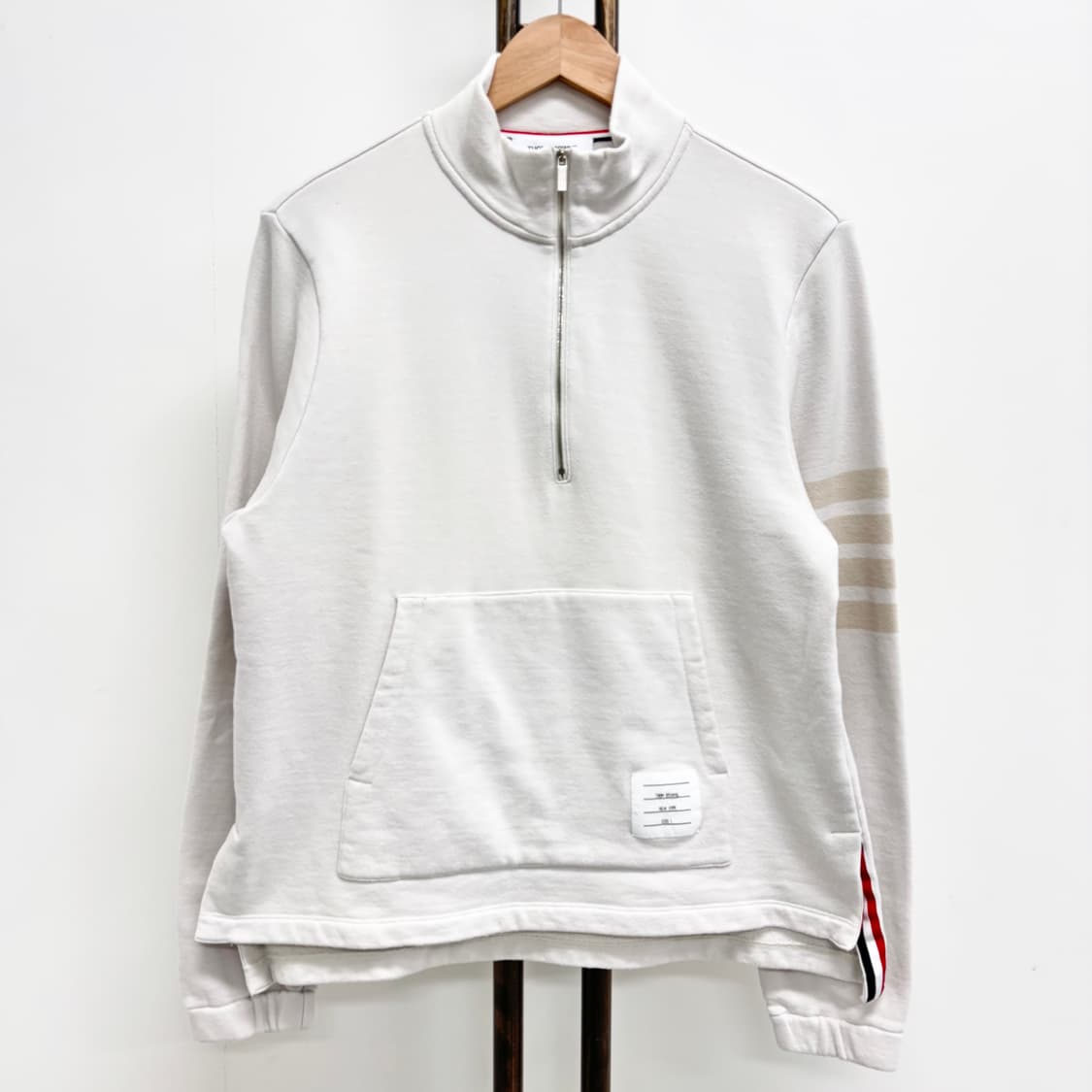 [1]톰브라운 사선완장 하프 맨투맨 상품이미지1