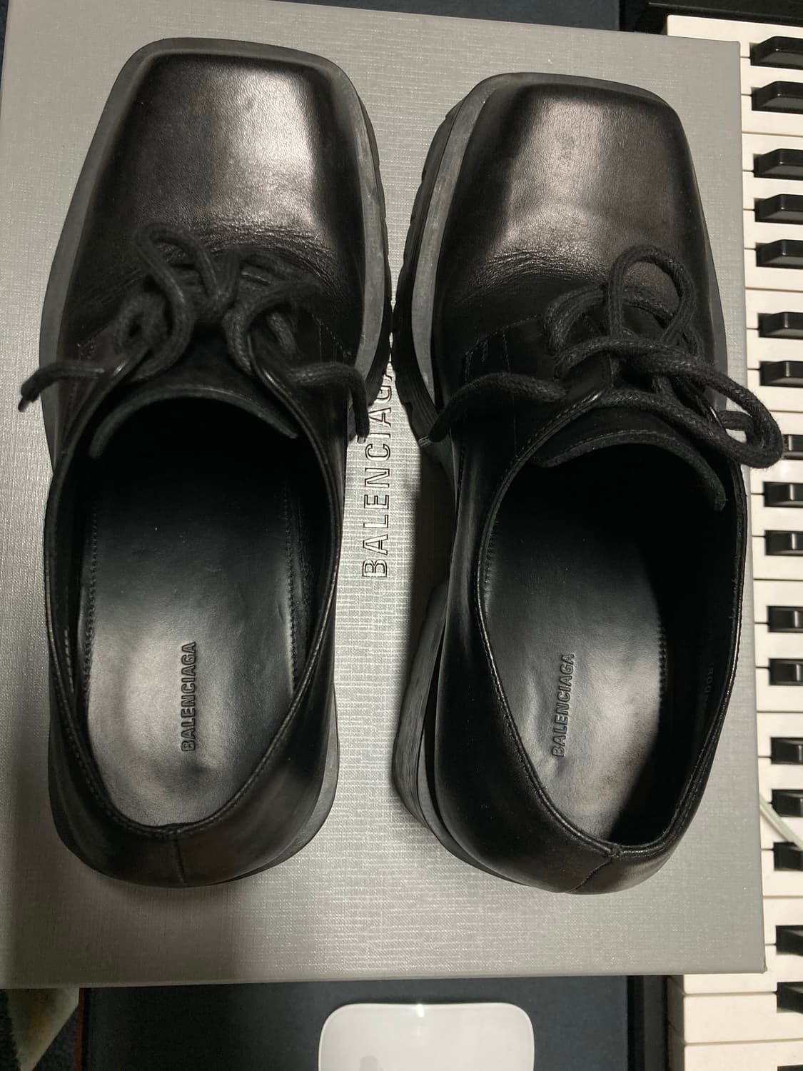 발렌시아가 트루퍼 더비 슈즈 상품이미지5