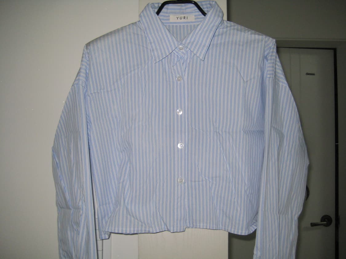 새상품) 영앤리치 트렌크롭 셔츠 상품이미지3