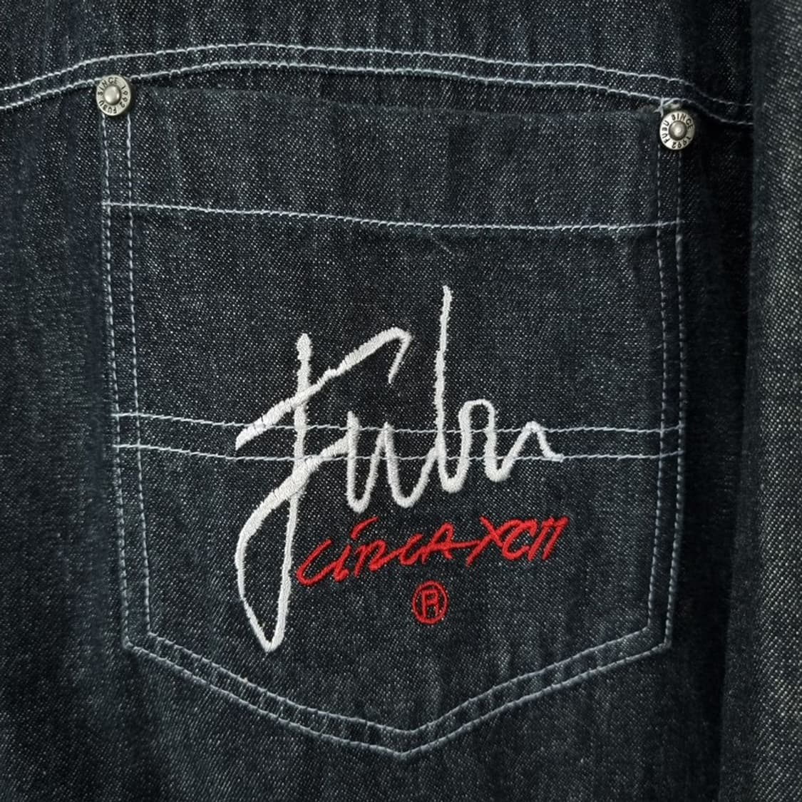 [푸부] 로고 자수 포켓 오버사이즈 올드스쿨 흑청 데님 셔츠 M19925 상품이미지6