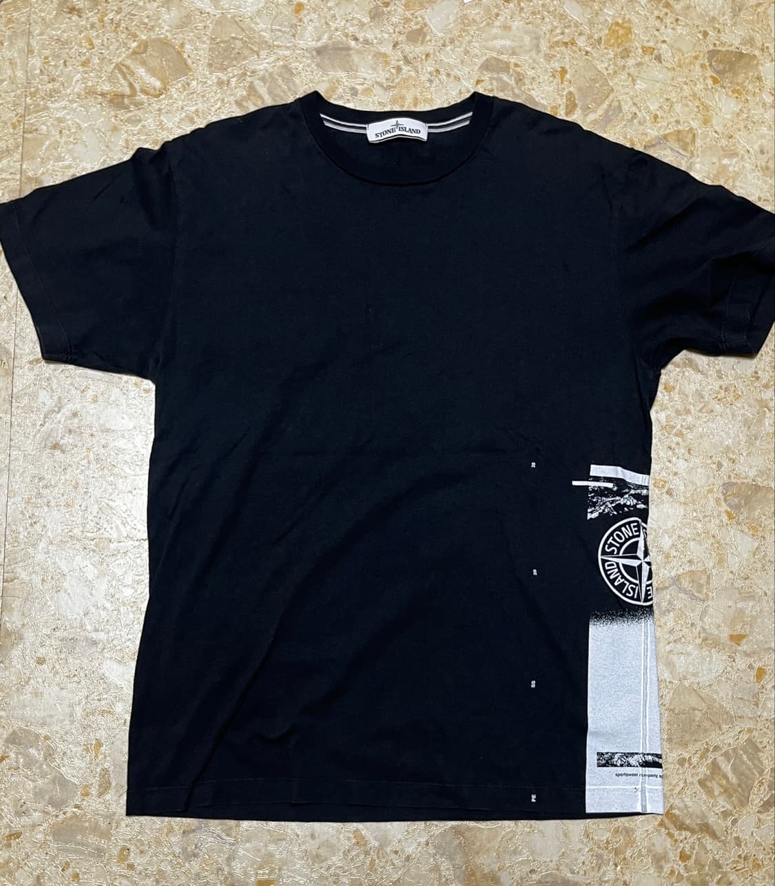 Stone Island 사이드 그래픽 반팔 상품이미지1