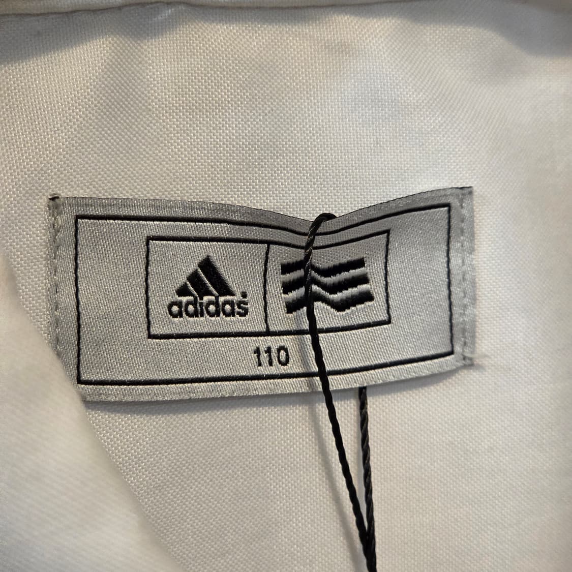 아디다스 화이트 오버핏 반팔 셔츠 상품이미지7