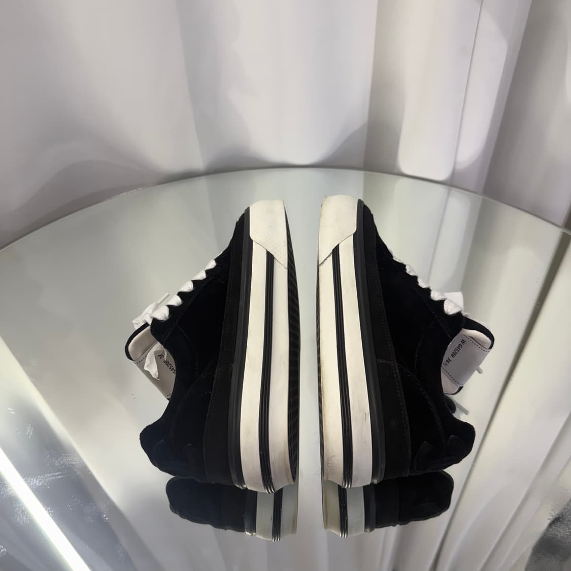 (36.5) 샤넬 마크다운 벨벳 스웨이드 스니커즈 상품이미지5