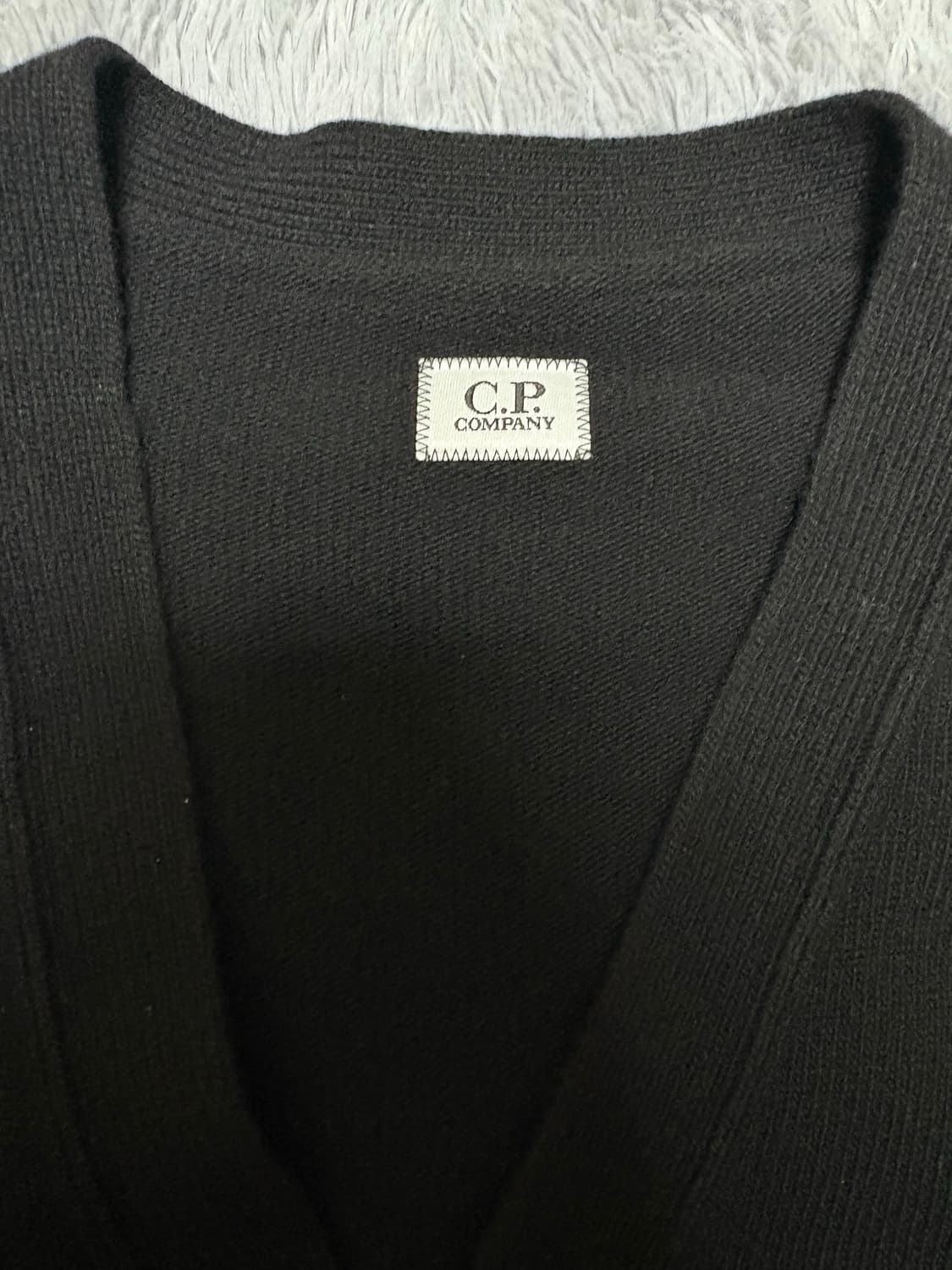 CP컴퍼니 렌즈 와펜 울 니트 가디건 상품이미지3