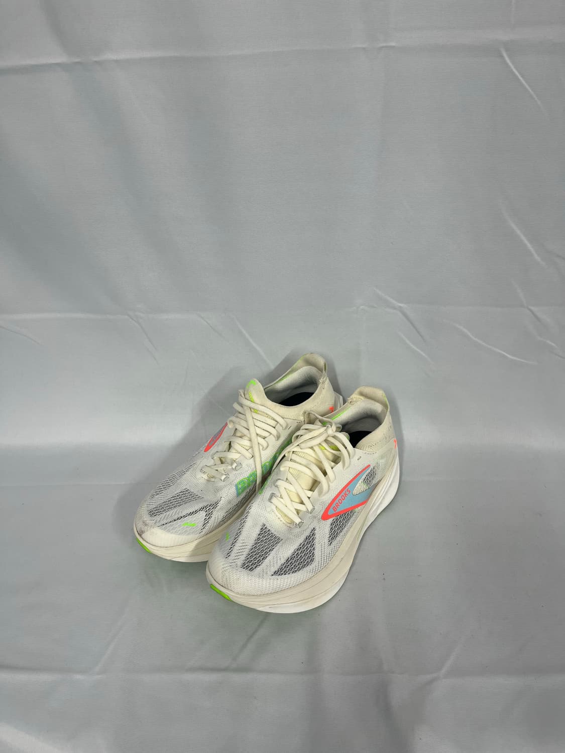 브룩스 하이페리온 맥스 255사이즈 상품이미지1