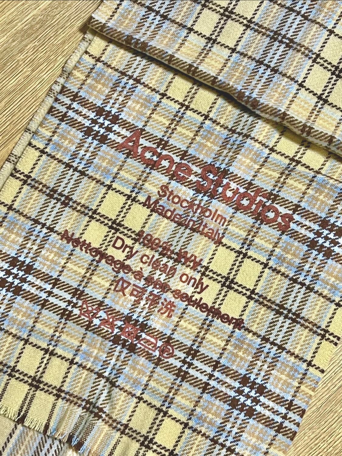 아크네 스튜디오 머플러 상품이미지1