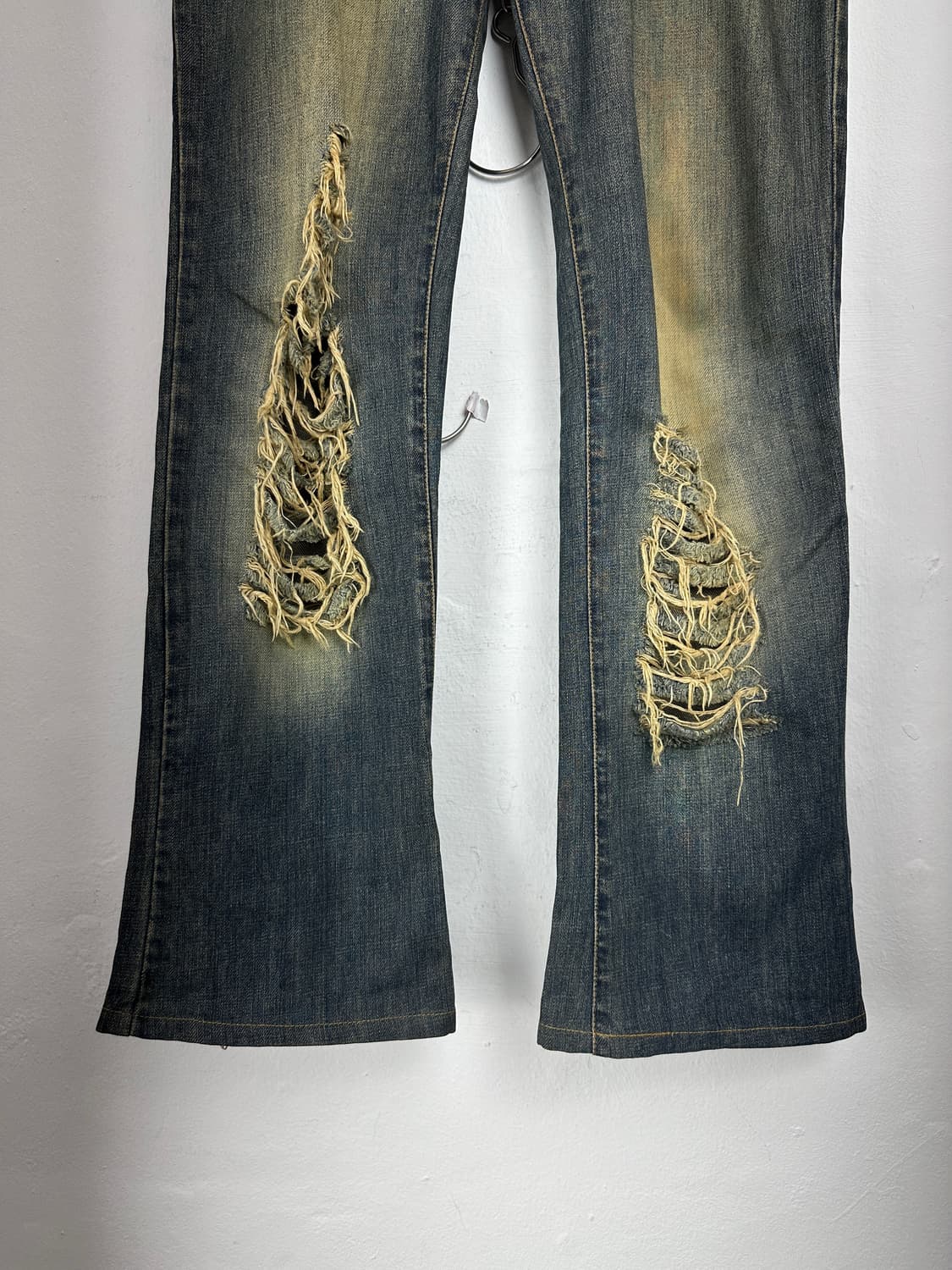 D&G 2000s Distressed Bootcut Denim Jeans 상품이미지5