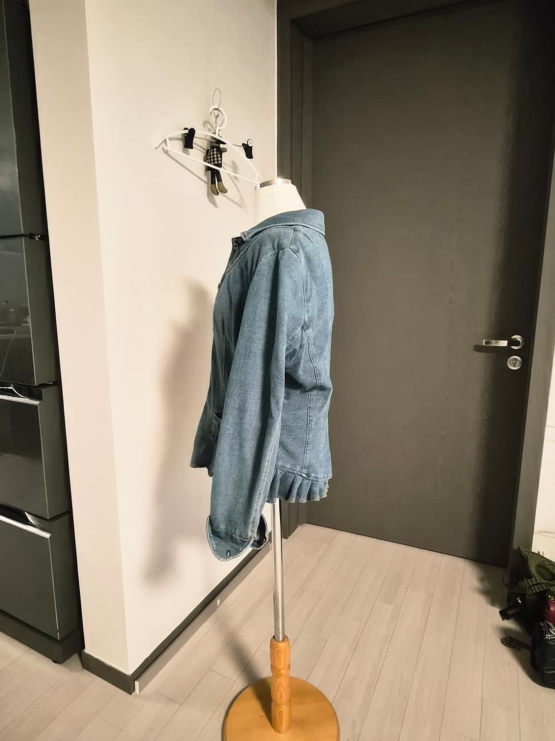 페미닌한 프릴 디테일 데님 자켓 (M사이즈) 상품이미지2