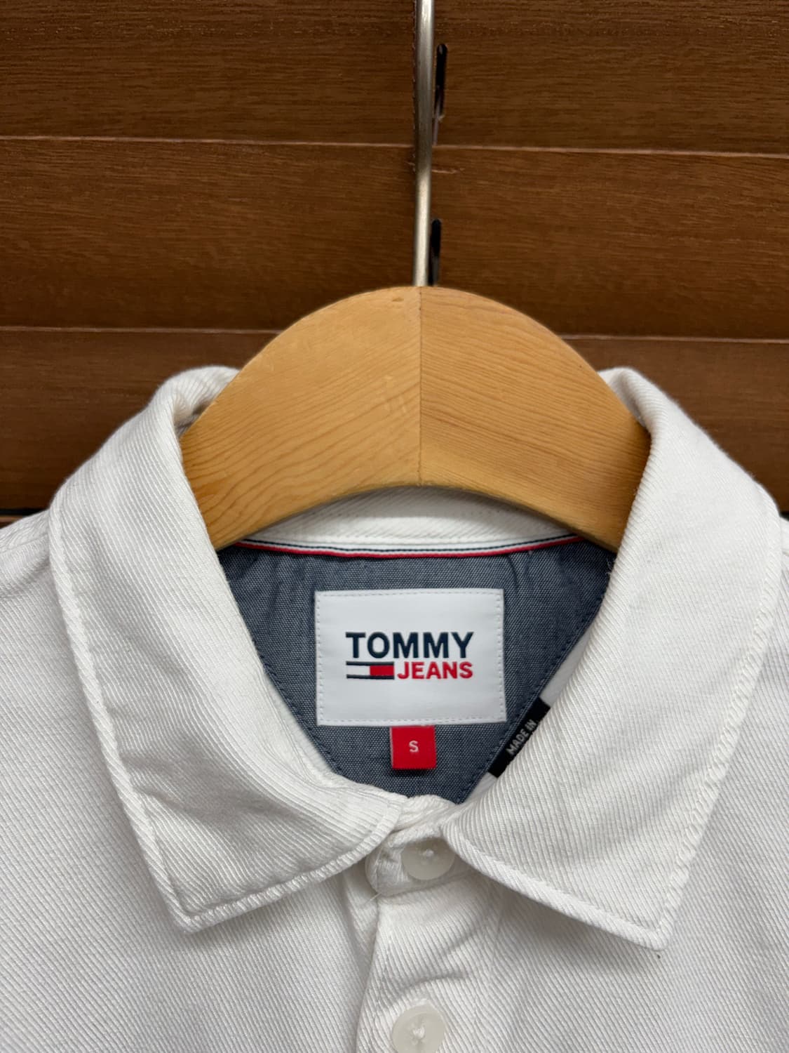 타미힐피거 진스 자수로고 화이트 셔츠 상품이미지4