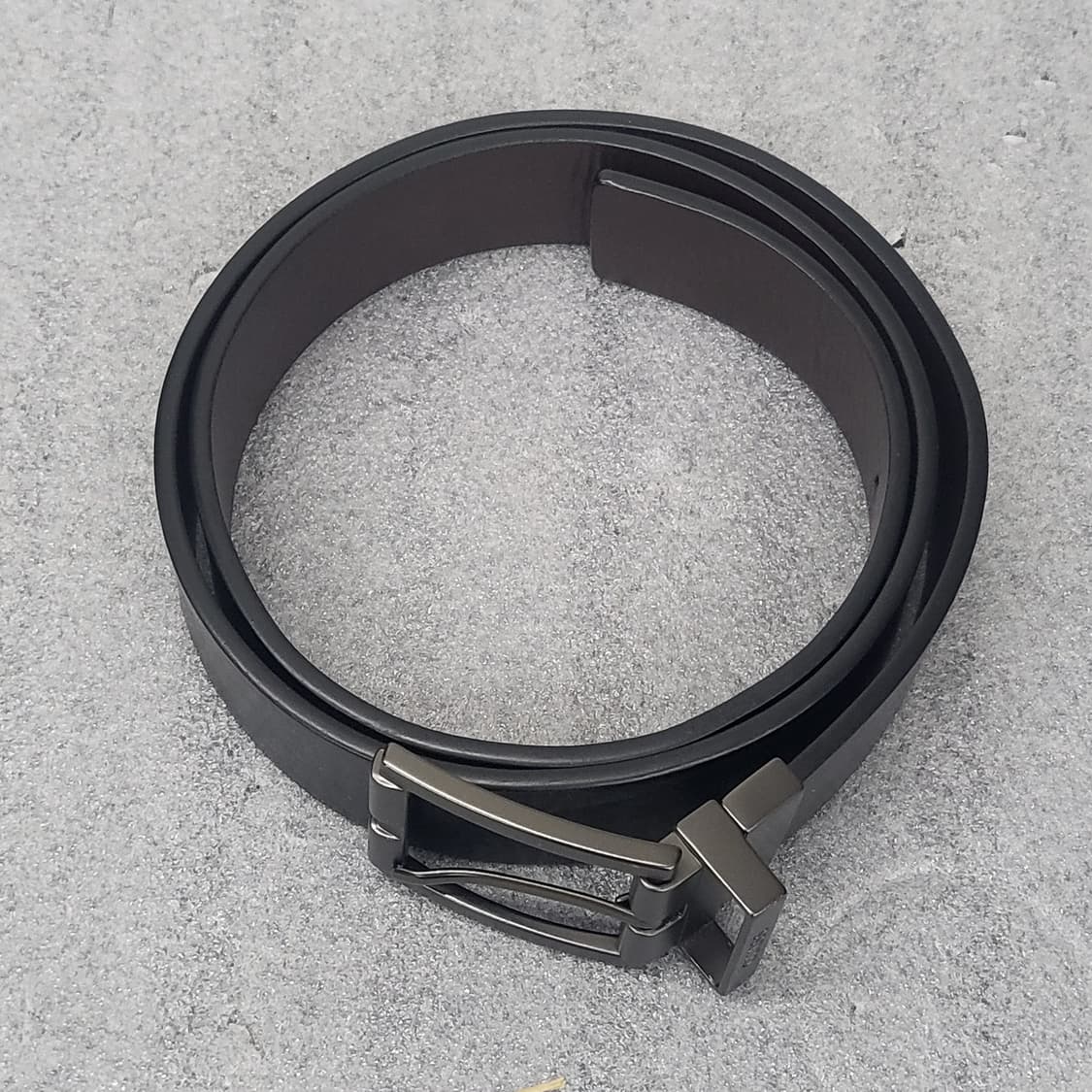 GUESS 정품 남성 양면 가죽벨트 110cm 상품이미지1