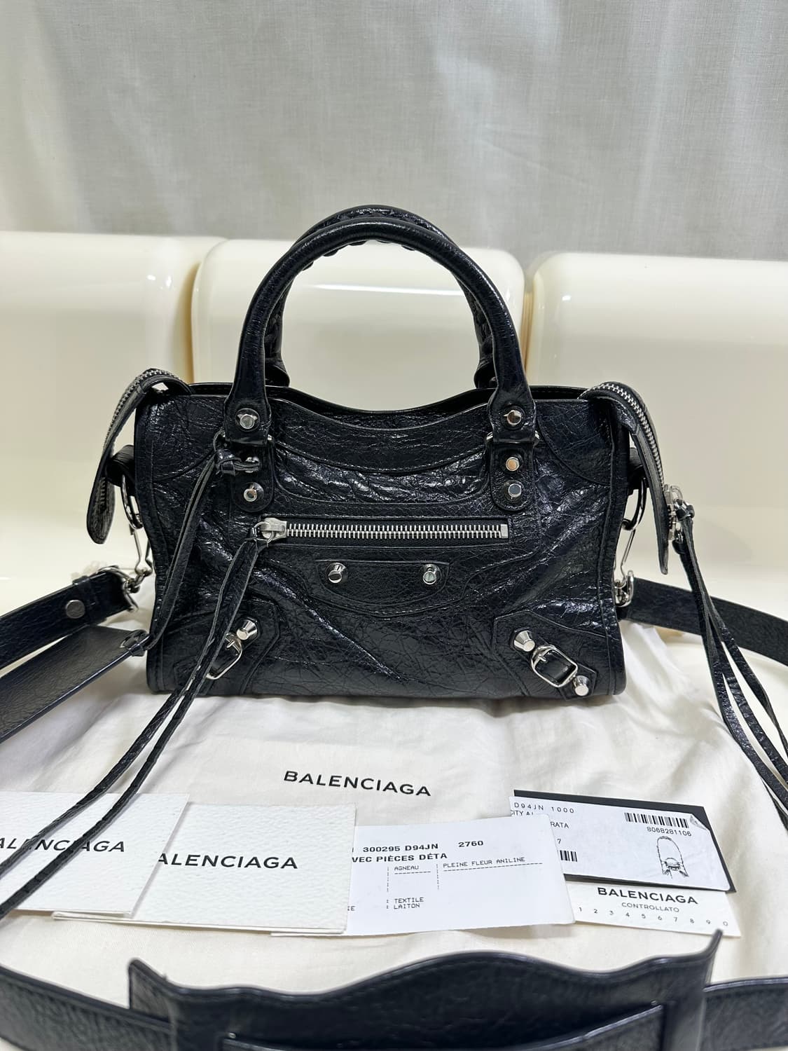 [SA 정품] 발렌시아가 시티 모터백 미니 블랙 상품이미지3