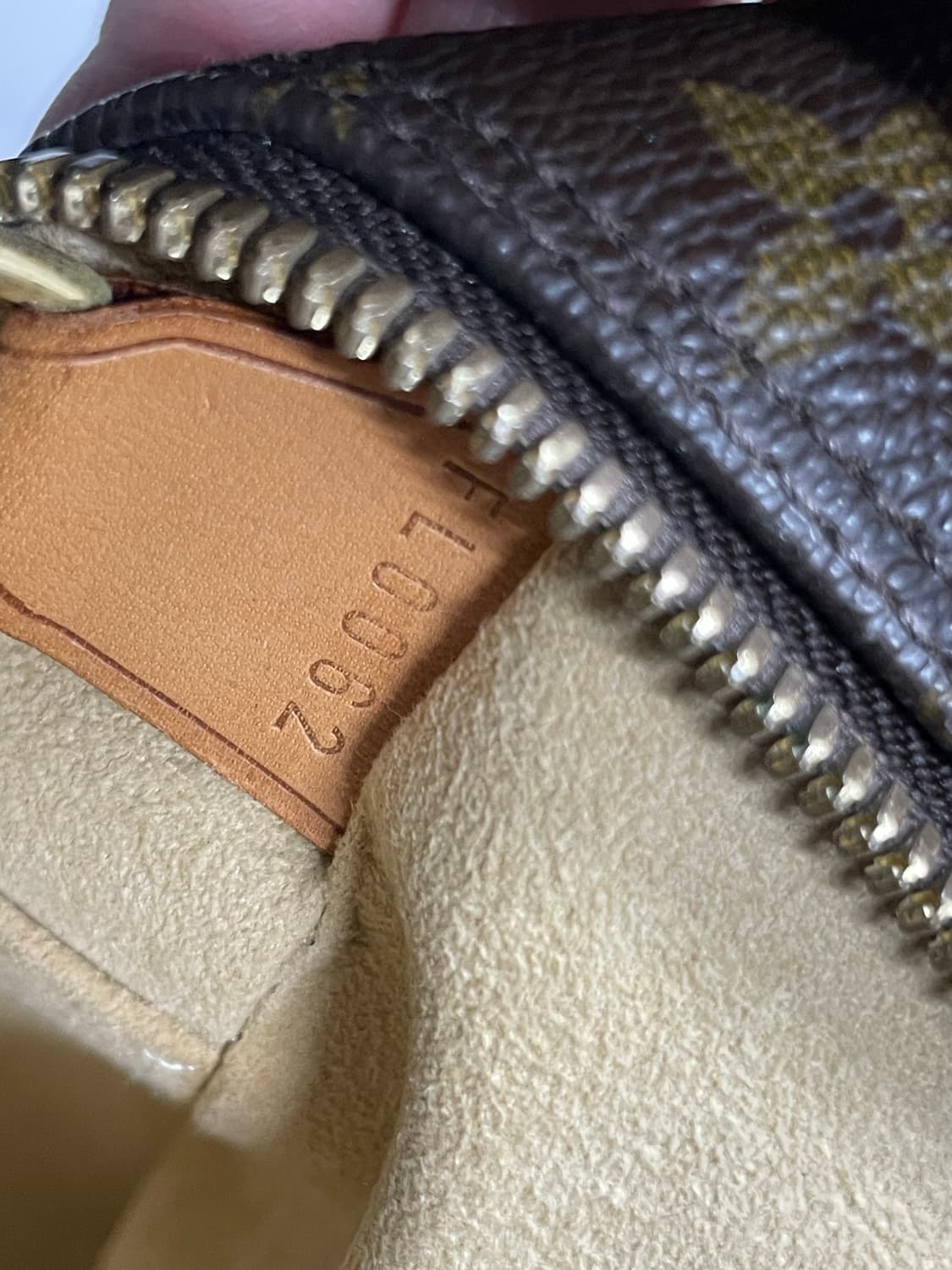 루이비통 모노그램 시테 GM 숄더백 상품이미지10