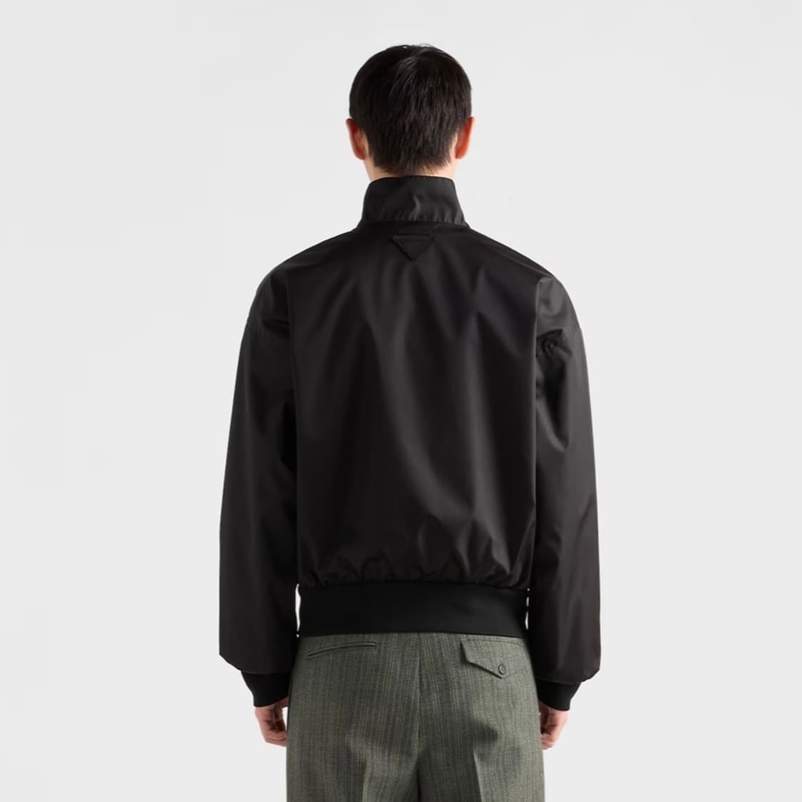 [L] 프라다 리나일론 해링턴 자켓 블랙 상품이미지7