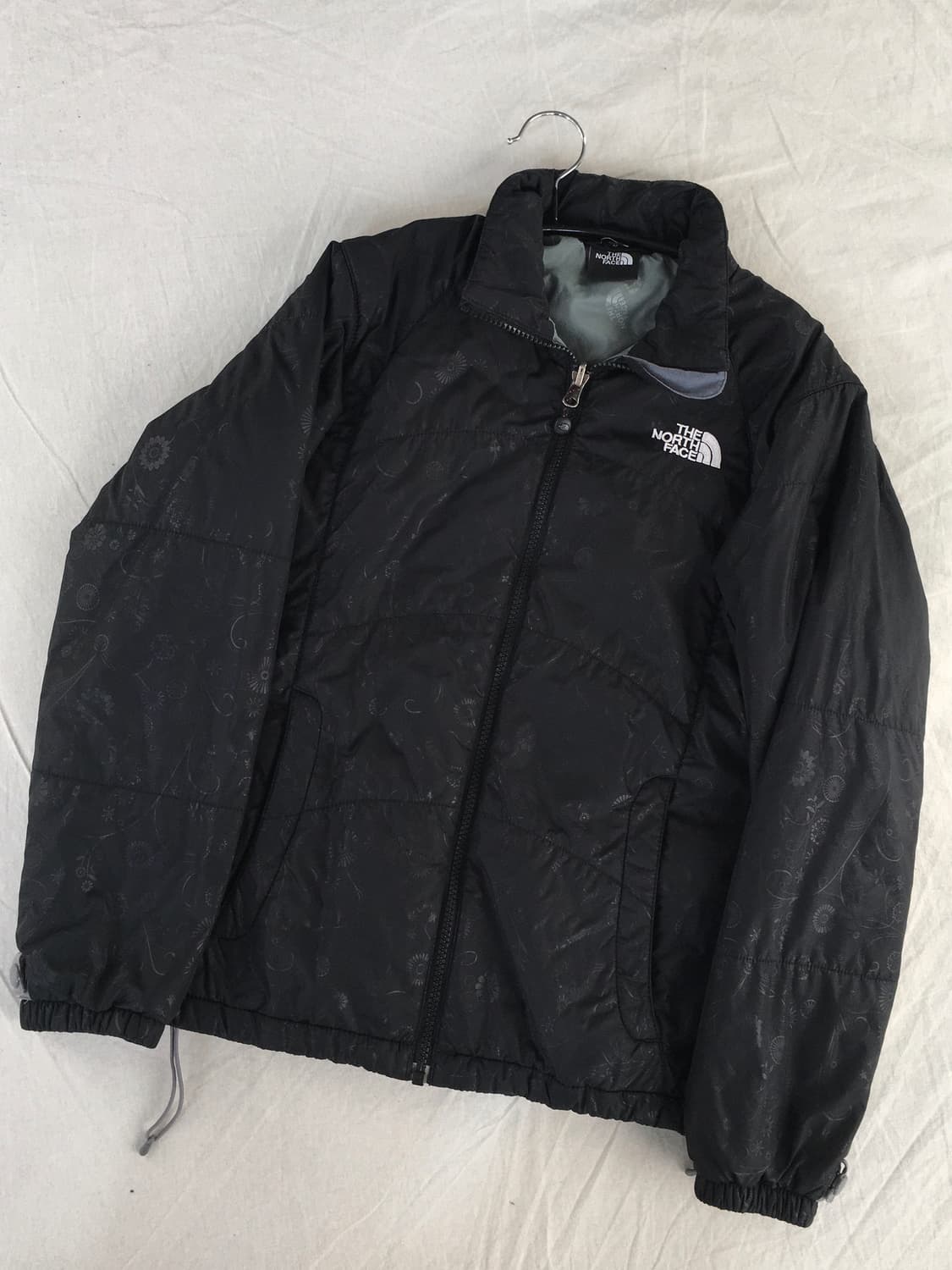 노스페이스 가슴로고 패턴패딩 상품이미지3