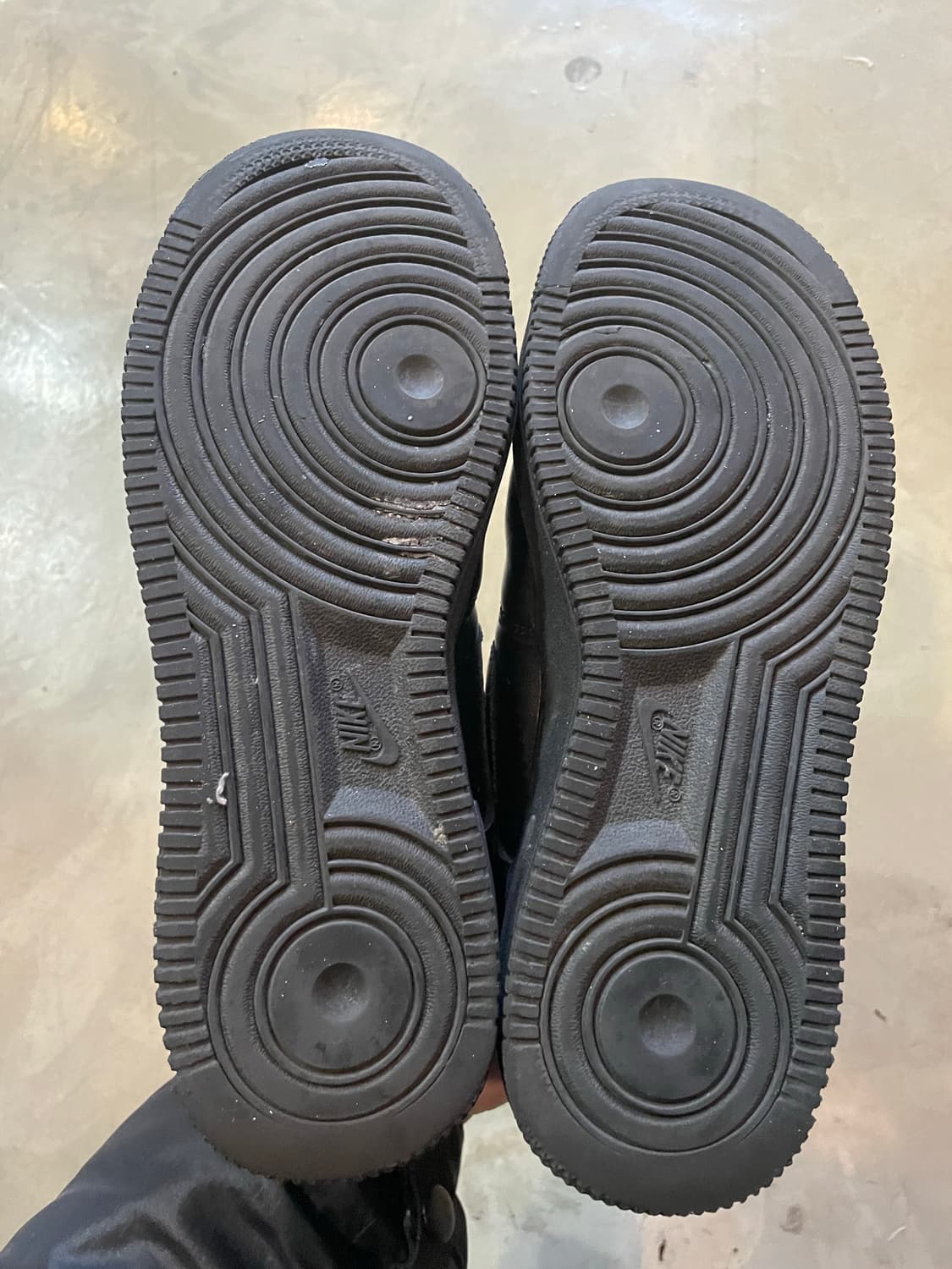 나이키 에어포스1 블랙 240 상품이미지6