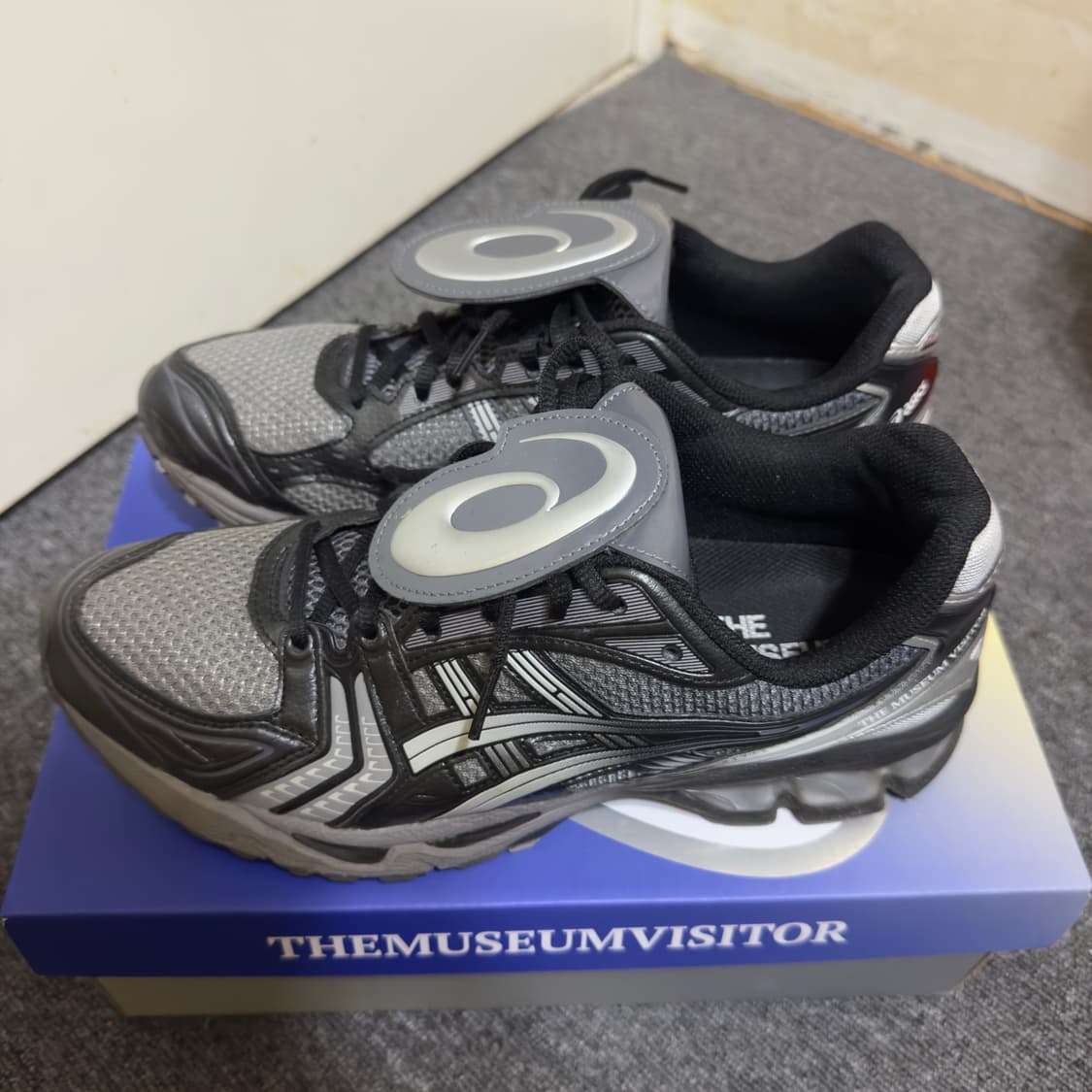 아식스 더뮤지엄비지터 콜라보 275사이즈 상품이미지3