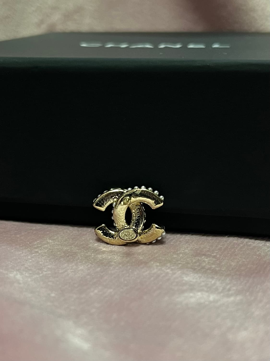 샤넬 정품 업사이클링 CC 로고 크리스탈 진주 귀걸이 상품이미지5