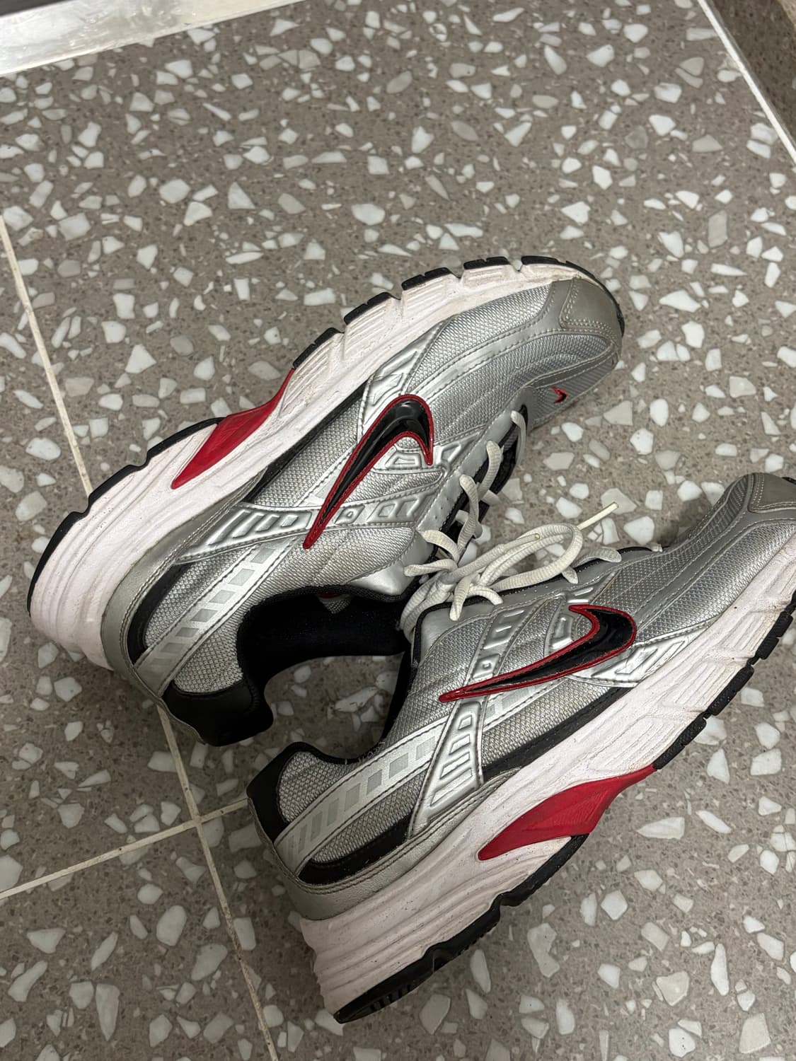 [285] 나이키 이니시에이터 메탈릭 실버 블랙 상품이미지4