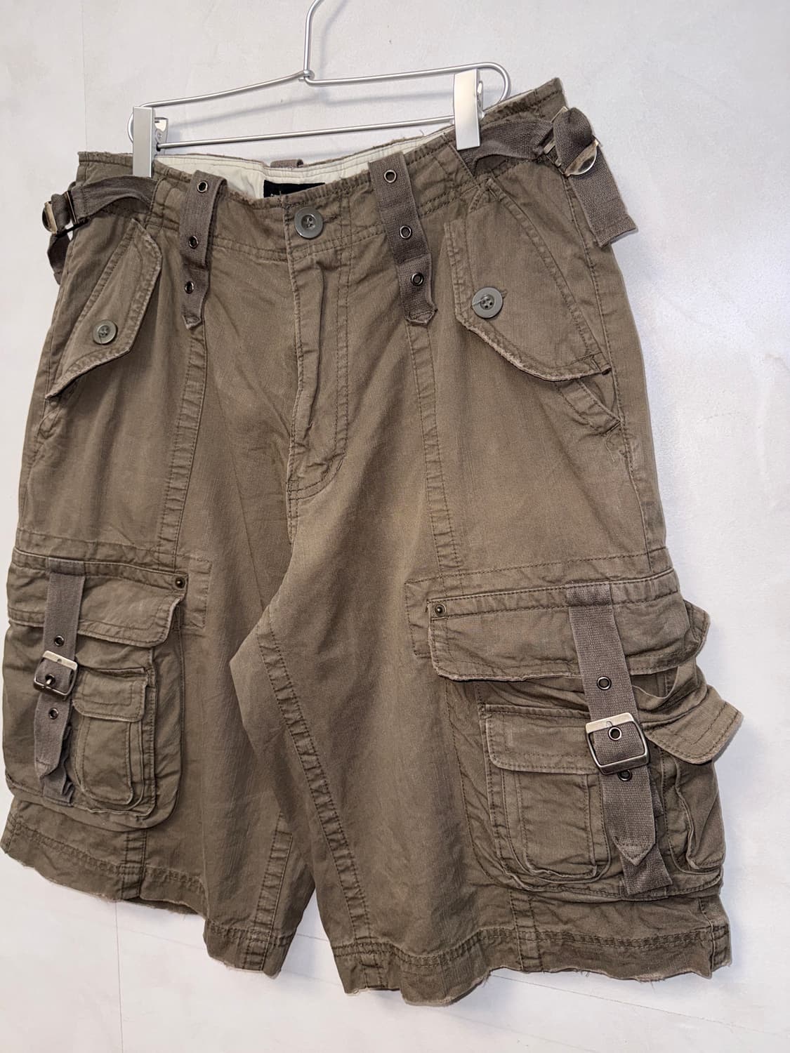 Ash brown buckle pocket lettering 카고반바지  상품이미지2