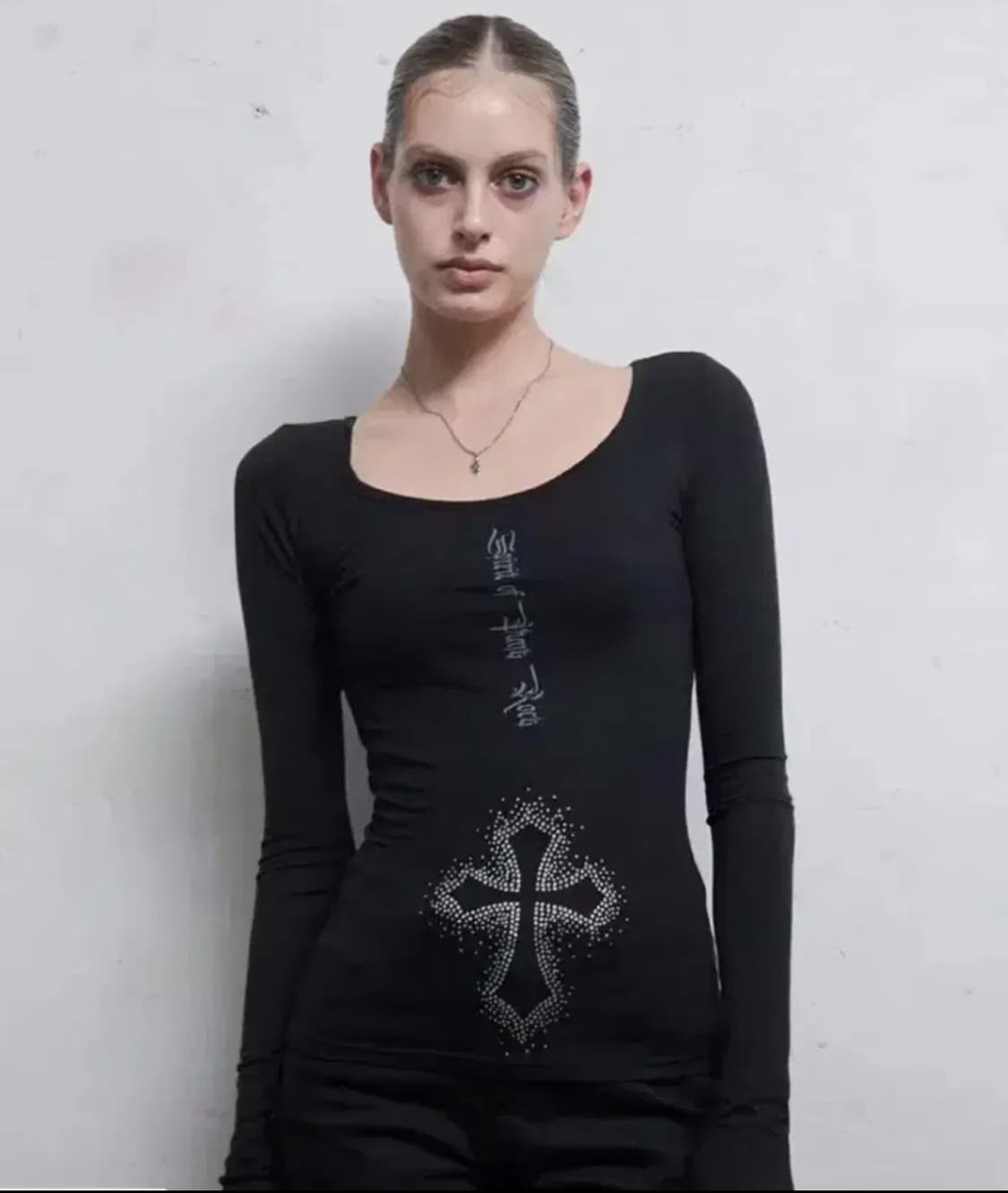 (유일매물)힐다 크로스 핫픽스 롱슬리브 블랙 상품이미지1