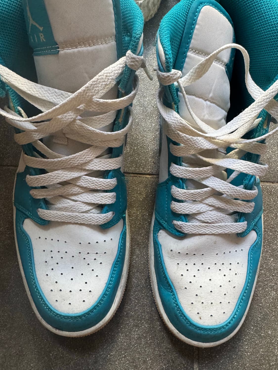 나이키 에어조던1 미드 아쿠아 피치 DQ8426-400 상품이미지2