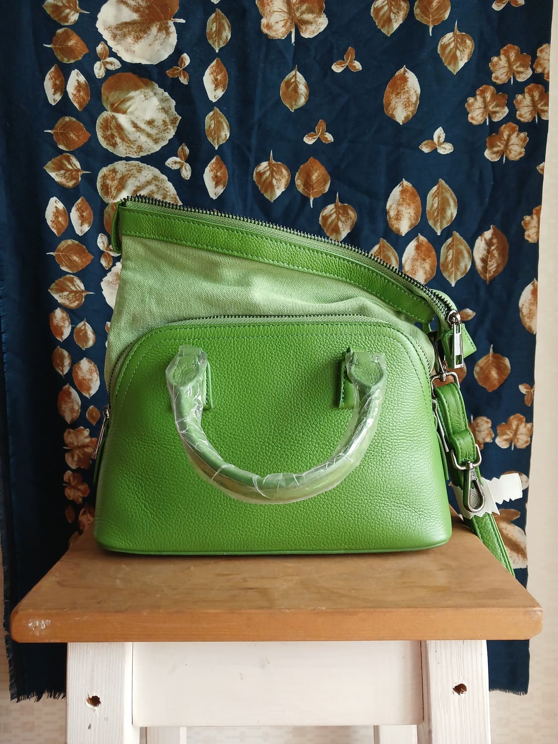 (새상품)TRYA'D 브랜드의 연두색 가죽가방 입니다 상품이미지3