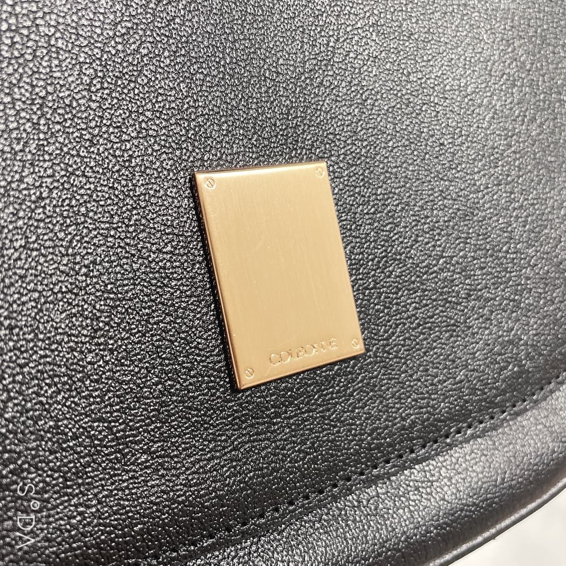 쿠론 반달 크로스백 블랙 상품이미지3