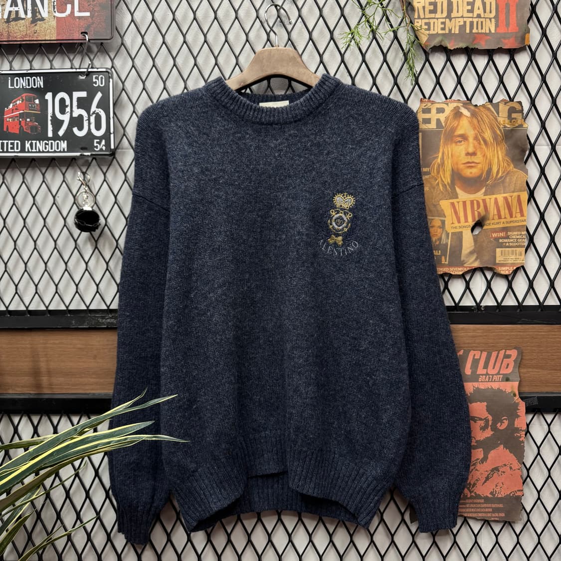 90s 발렌티노 울 니트 전면 자수 로고 포인트 네이비 상품이미지1