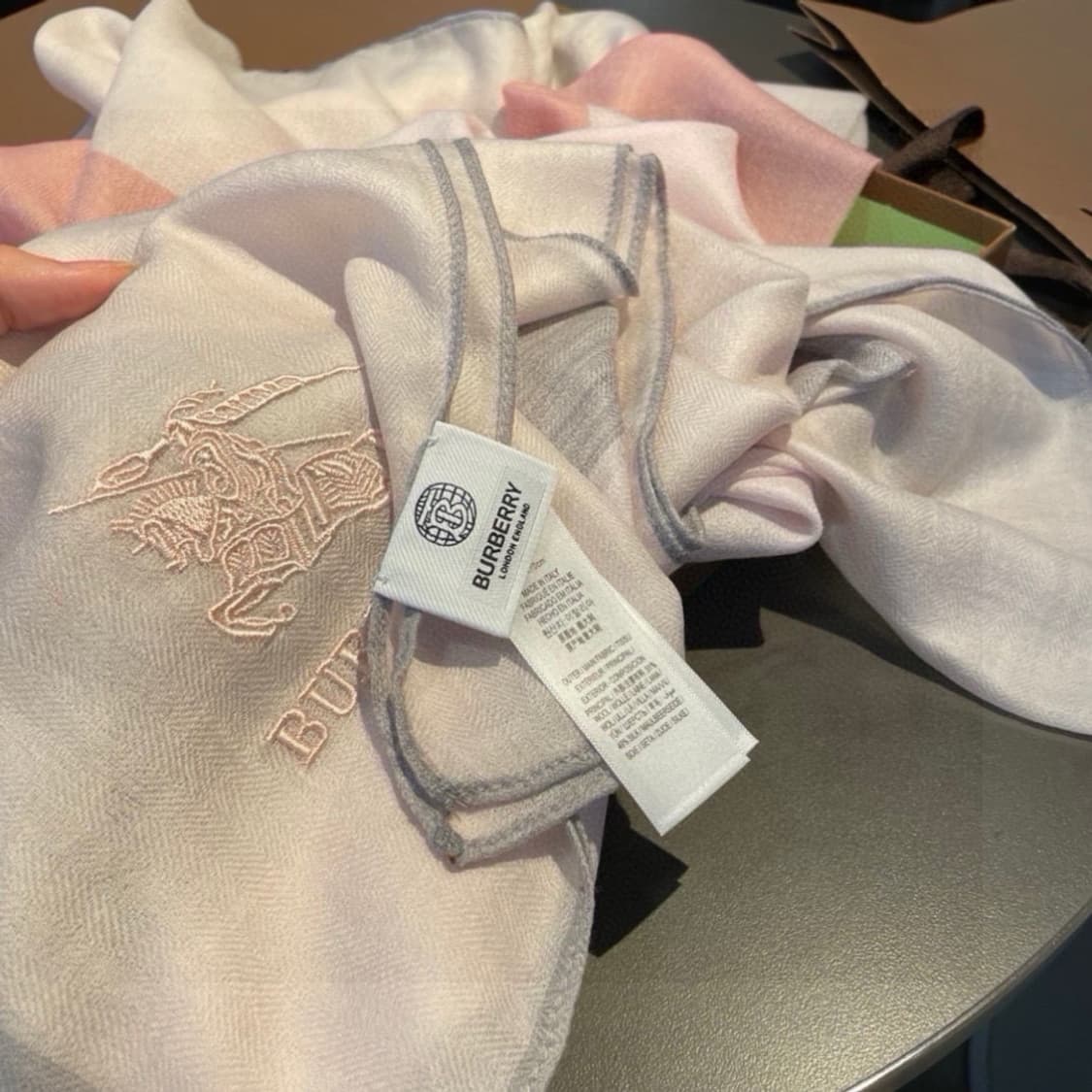 버버리 양면 머플러 램스울 100% 추동 단품
 상품이미지5